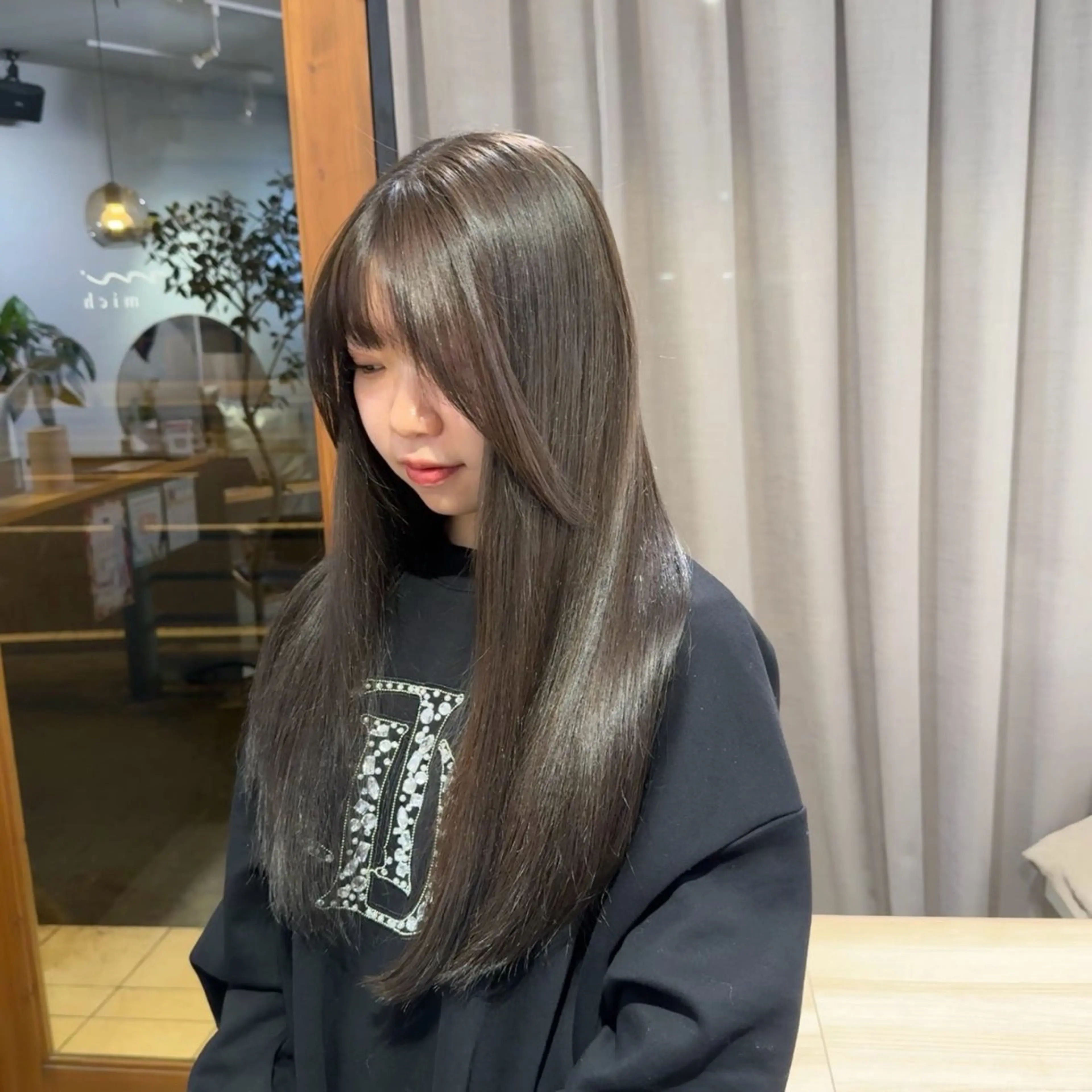 ロング カラー ブリーチ 透明感カラー ブリーチなしカラー ヘアカラー 吉田 葉音のヘアスタイル