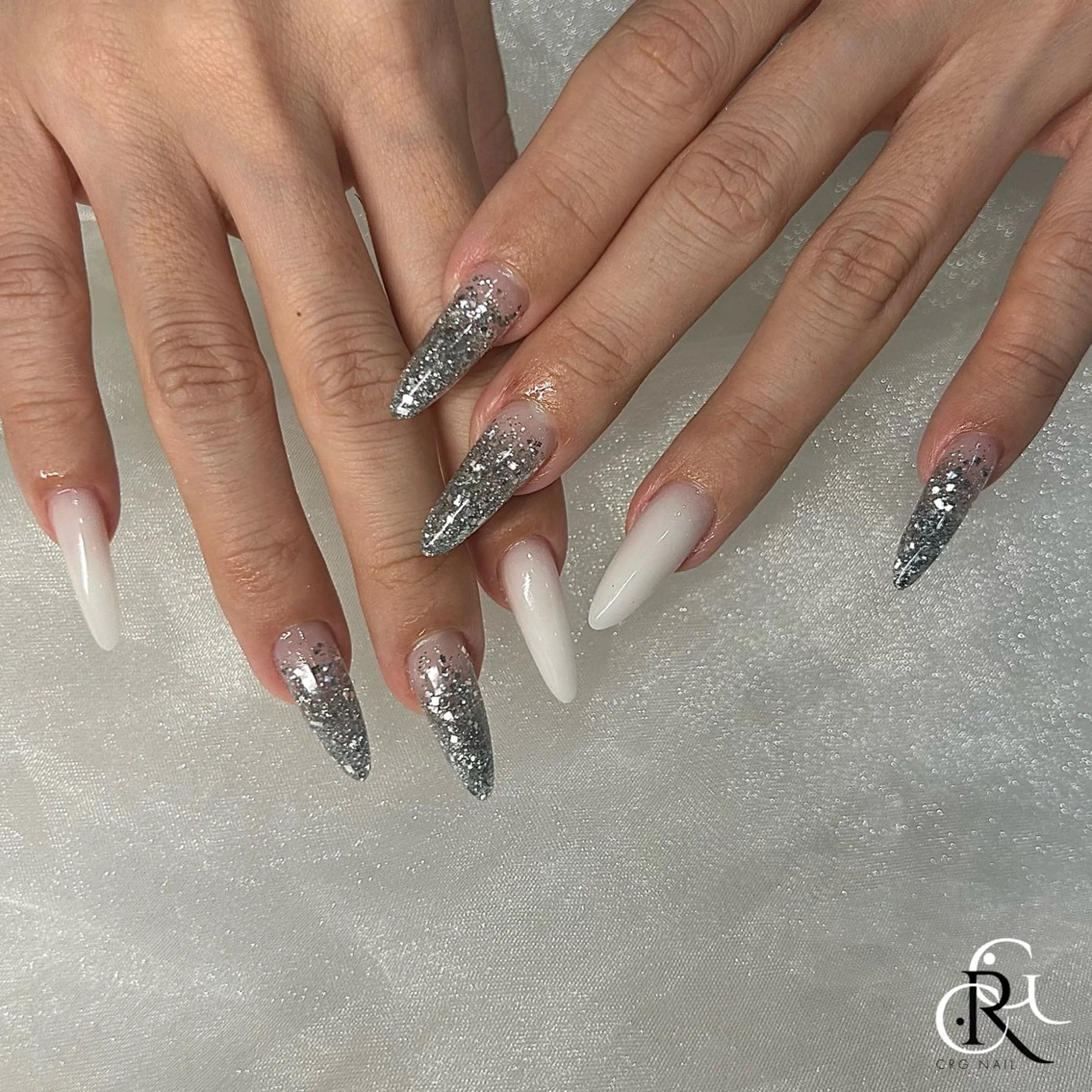 ロング ハンドネイル CRGNAIL RENAのネイルデザイン