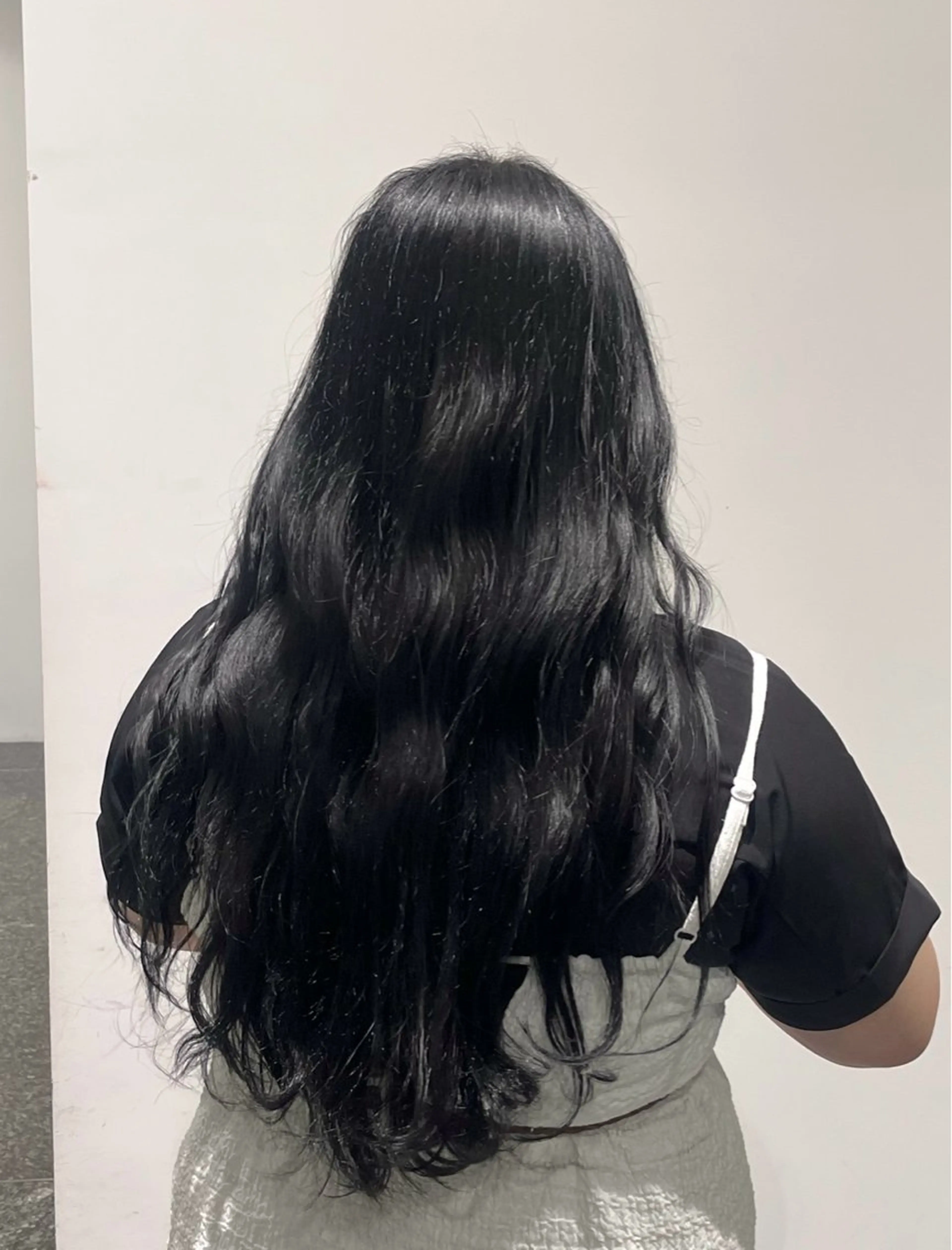ロング カラー ヘアアレンジ 黒髪 るりな ARTRUSHのヘアスタイル