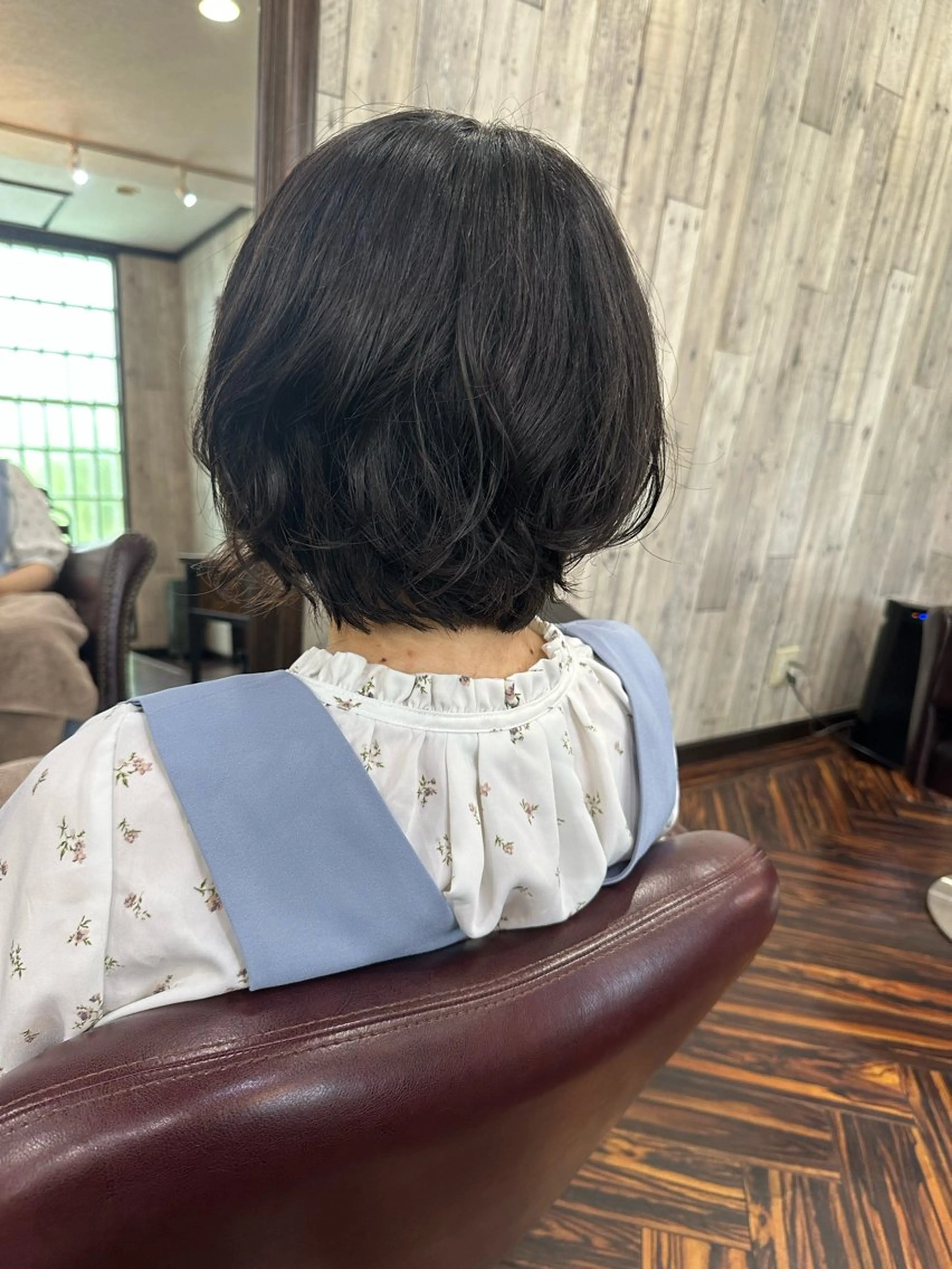 ショート パーマ 庭山 理沙のヘアスタイル