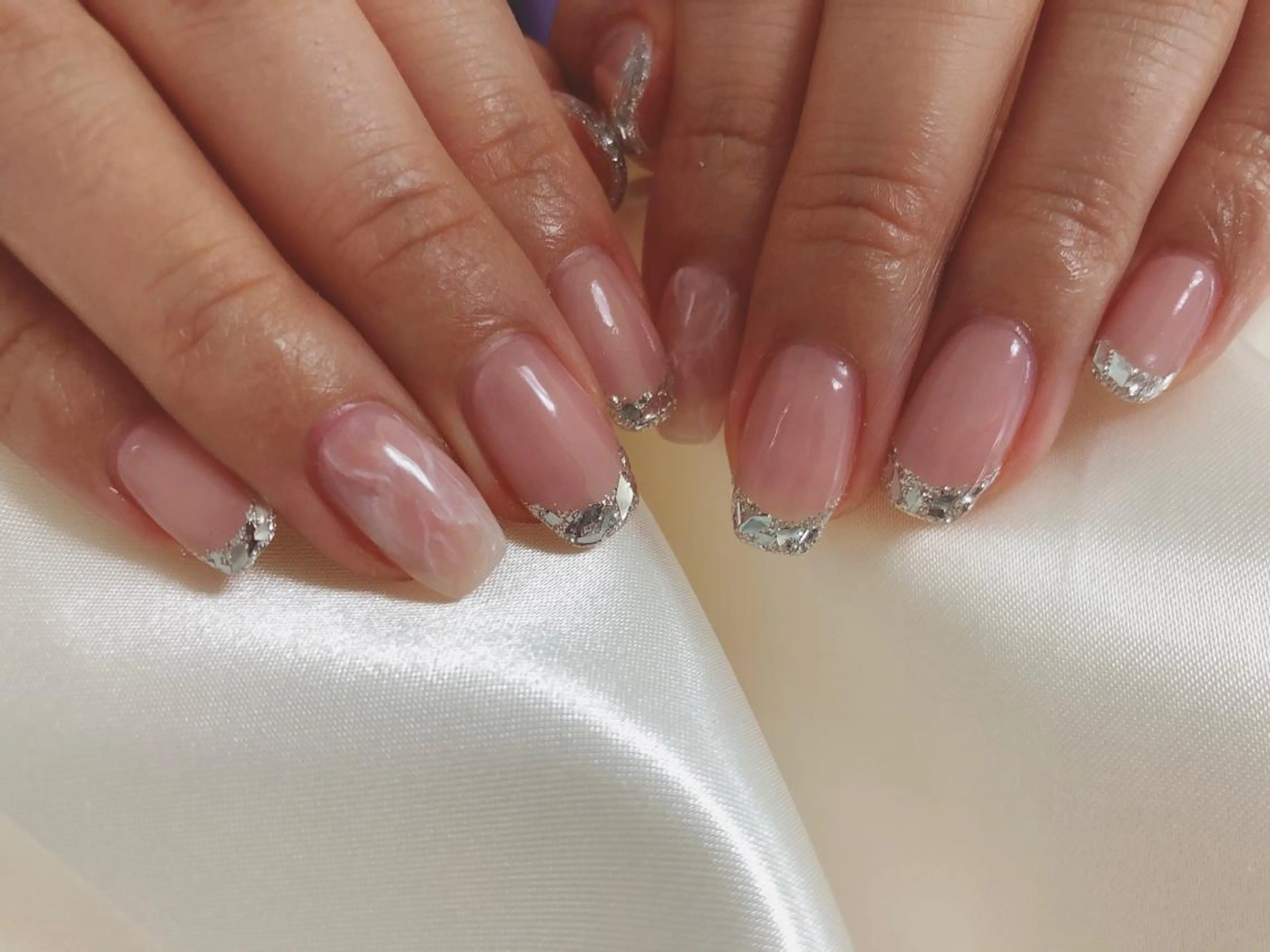 ネイル フレンチネイル ガラスフレンチ 大理石ネイル(マーブル) kiki nail &brow二子玉川の眉毛・アイブロウイメージ