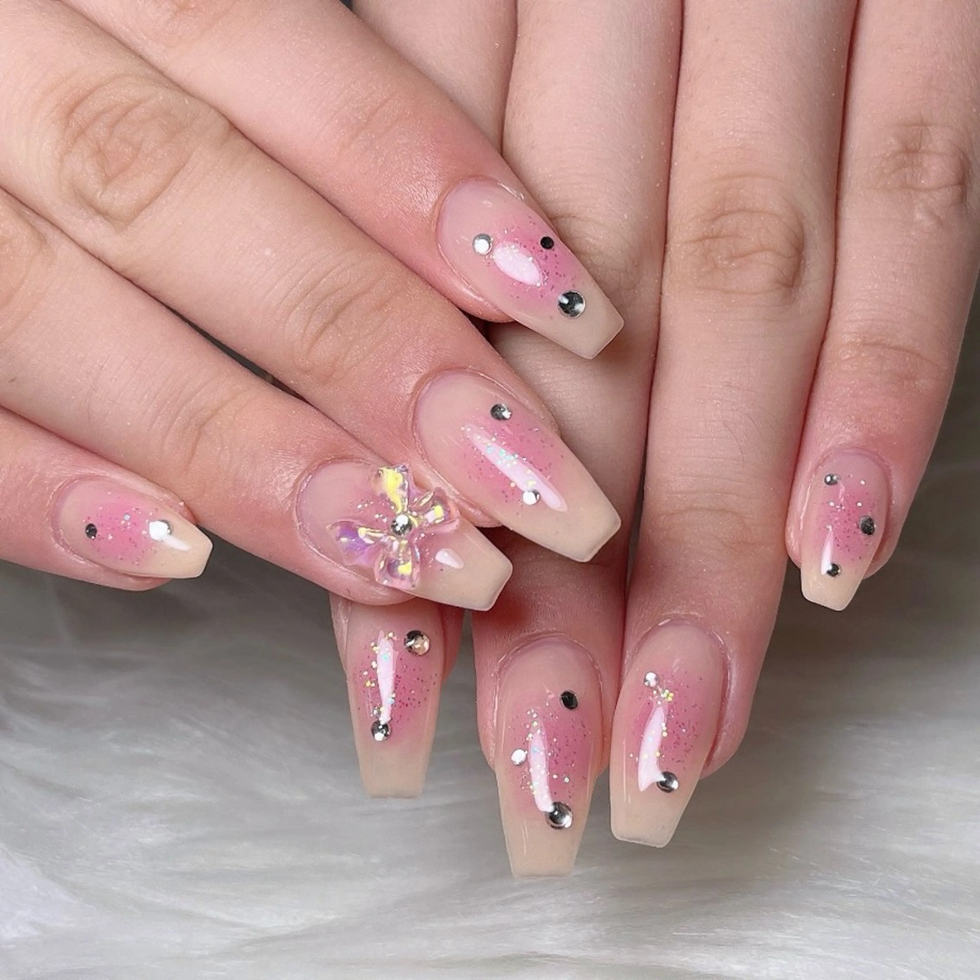 ネイル 韓国ネイル ラメ(グリッター) 持ち込み ハンドネイル 🐕‍🦺Yappy 💗A-tanのネイルデザイン