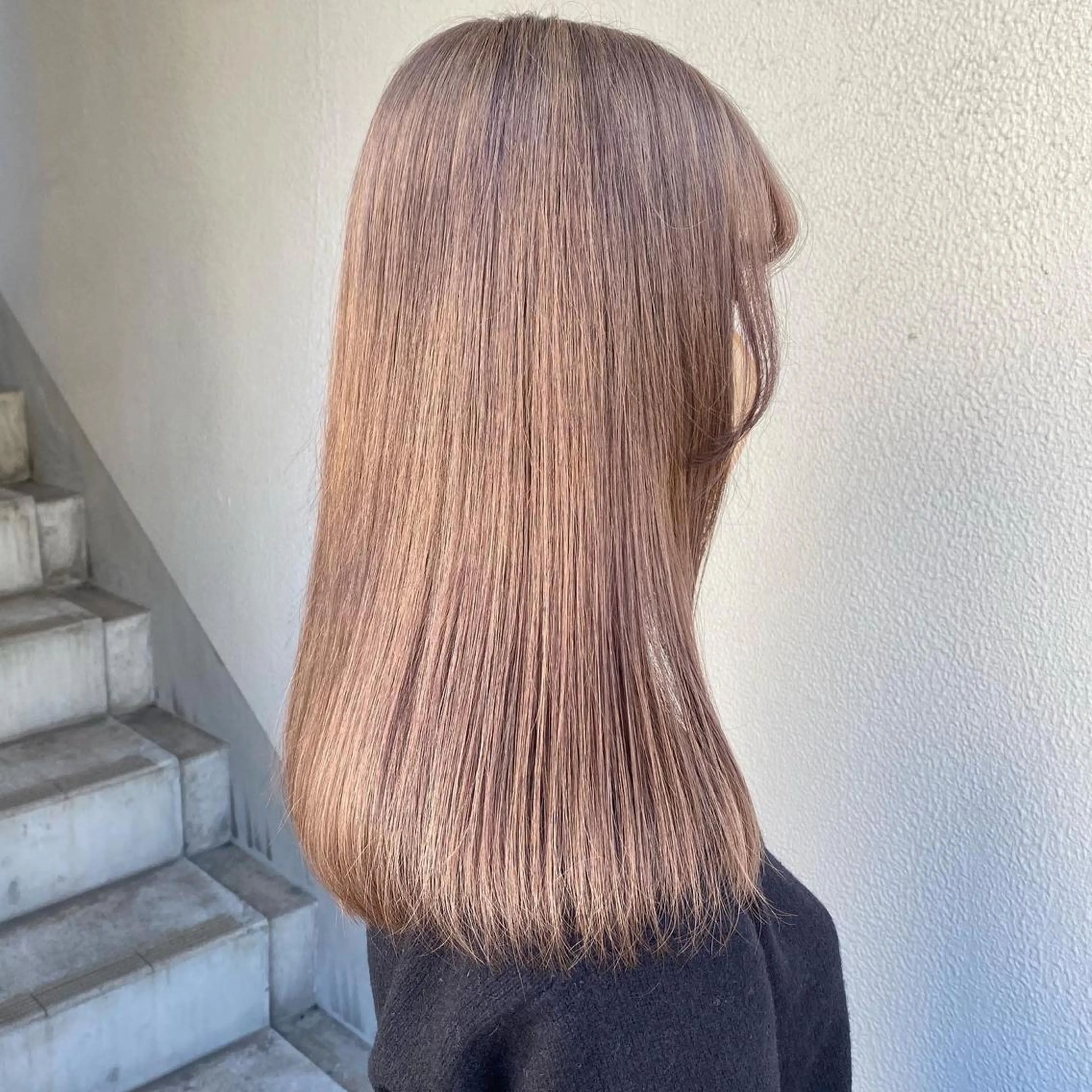 セミロング カラー エフェクトブリーチ 🌟前澤啓太朗のヘアスタイル