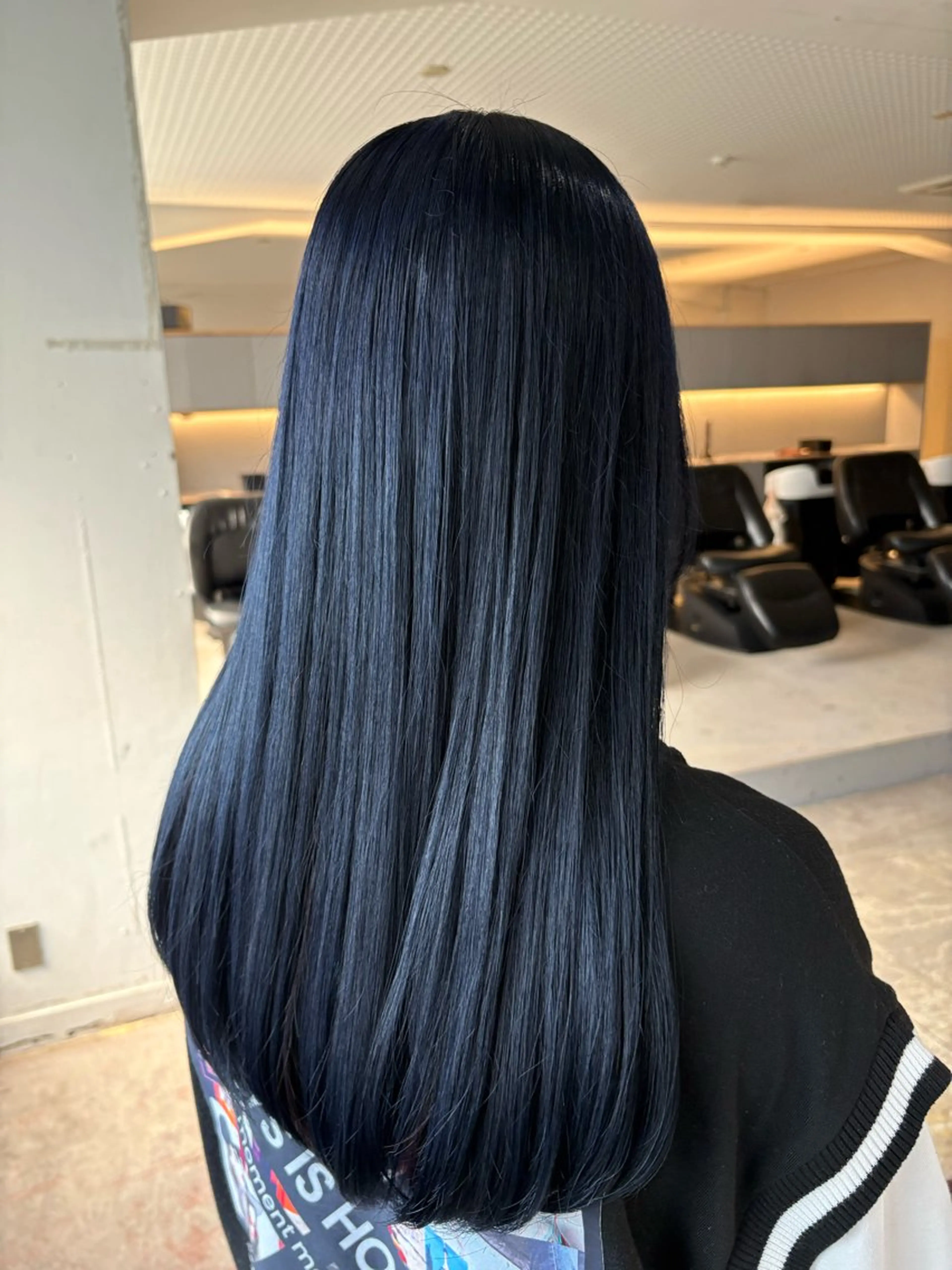 ロング カラー ブリーチ ネイビーカラー オレンジ ヘアカラー 玉置 七海のヘアスタイル