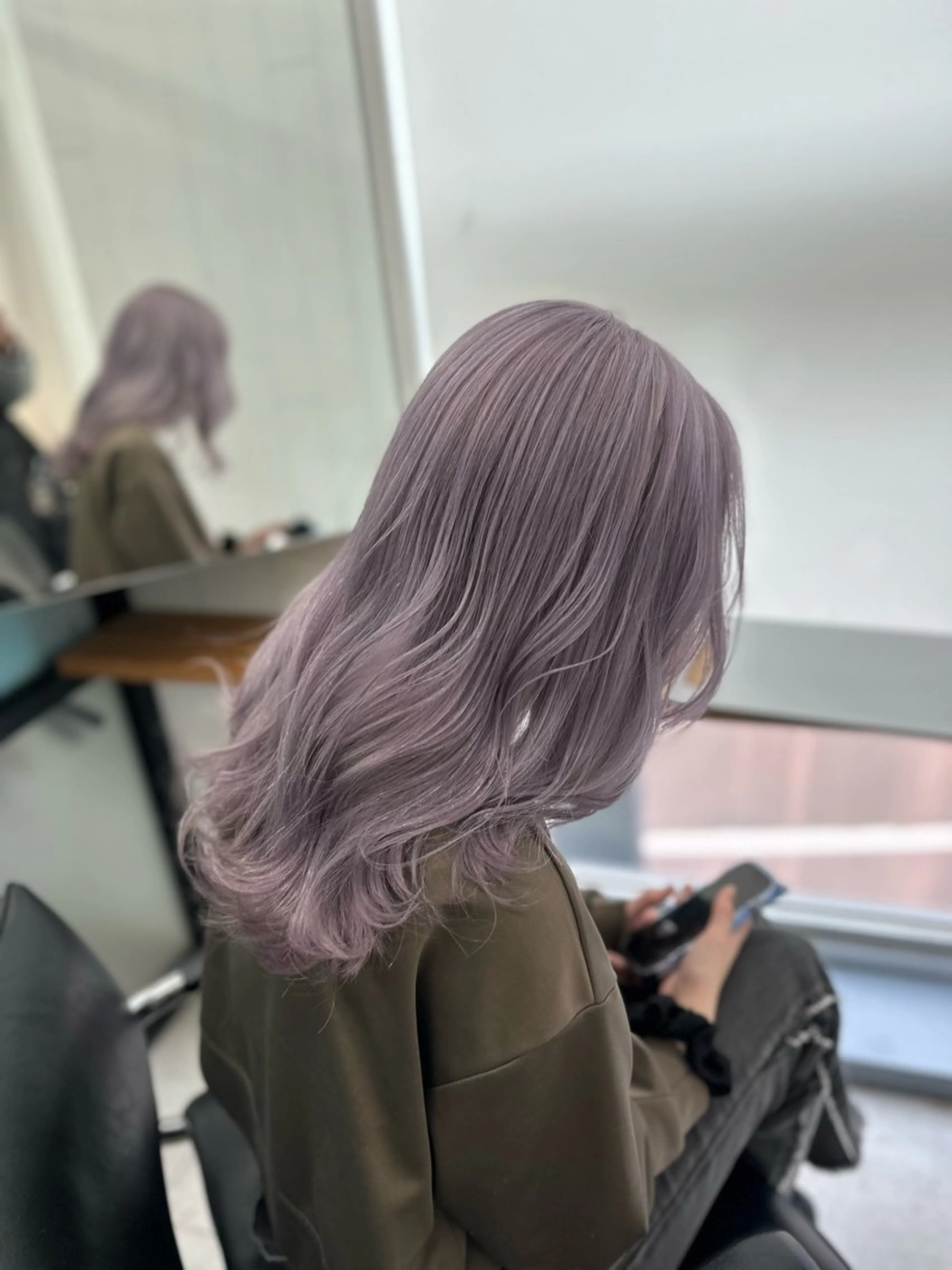 セミロング カラー ブリーチ ブロンド ラベンダーカラー カラー特化美容師 サトウリュウマのヘアスタイル