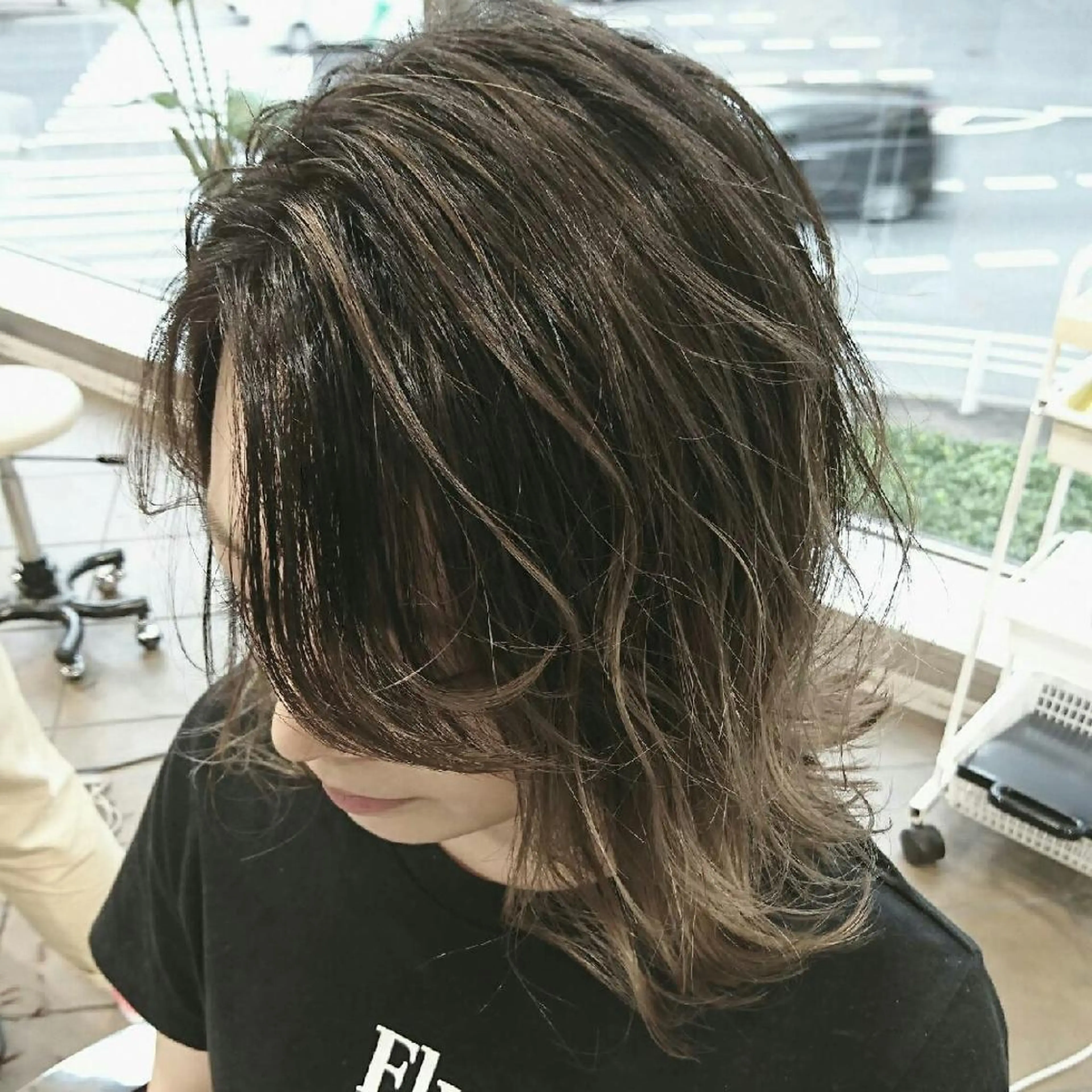 ミディアム ハイライト ヘアカラー Luisハイライト　 喜連瓜破、髪質改善のヘアスタイル