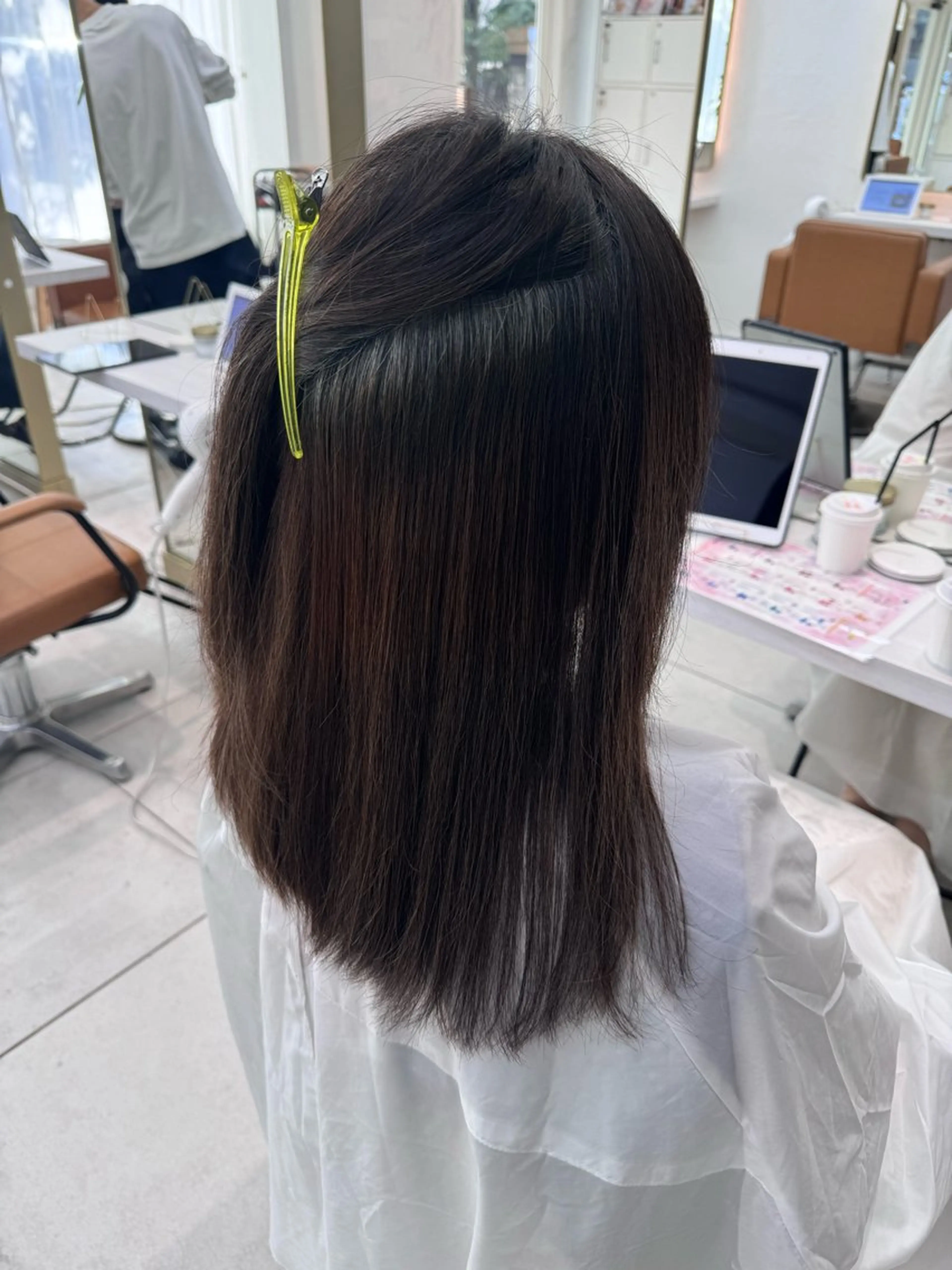セミロング 中顔面短縮 顔まわり新田大翔のヘアスタイル