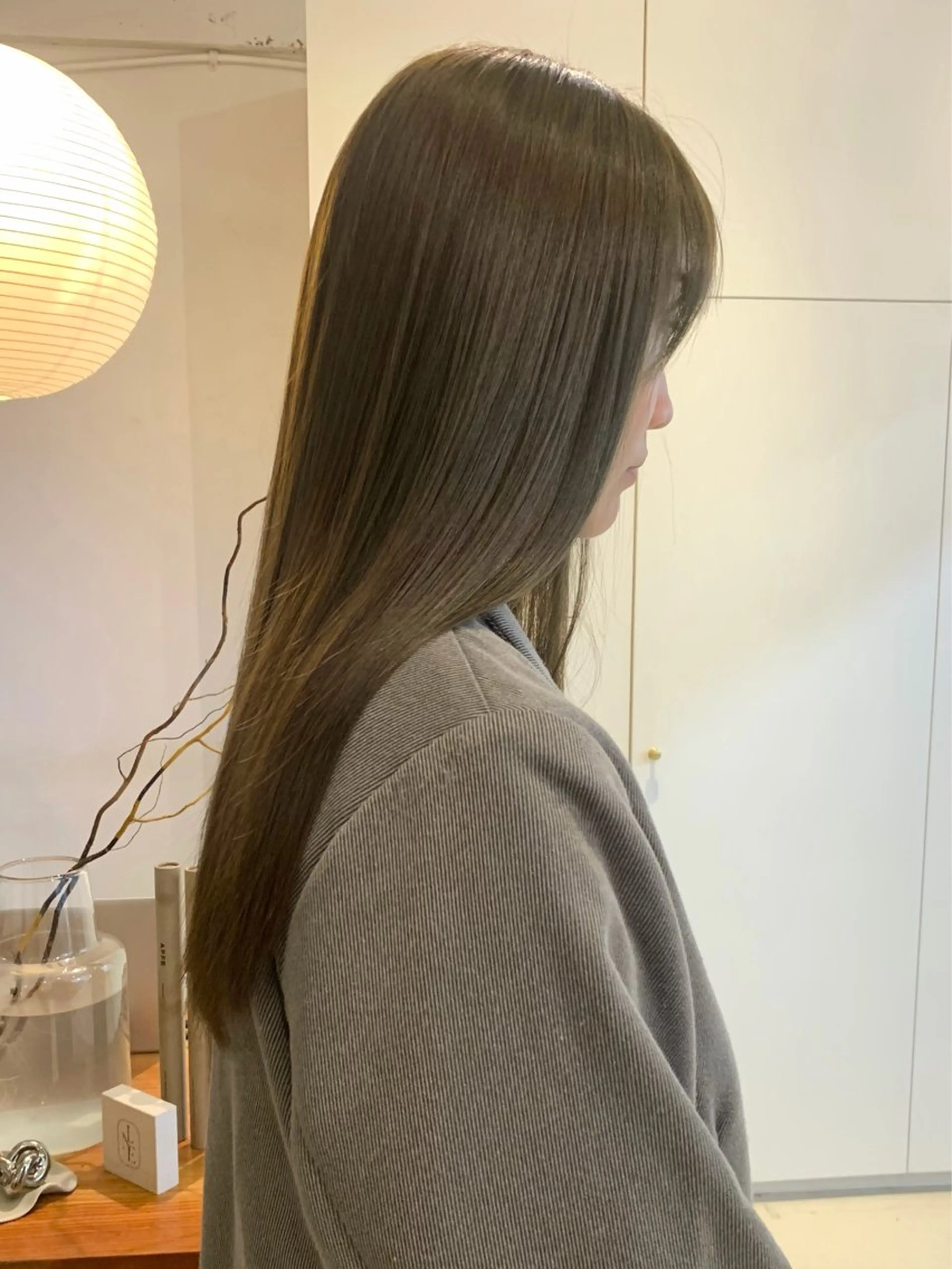 ロング カラー ベージュカラー ブリーチ ダブルカラー ブリーチなしカラー オリーブベージュ カット ヘアカラー トリートメント 落合希 Olivebeigeのヘアスタイル