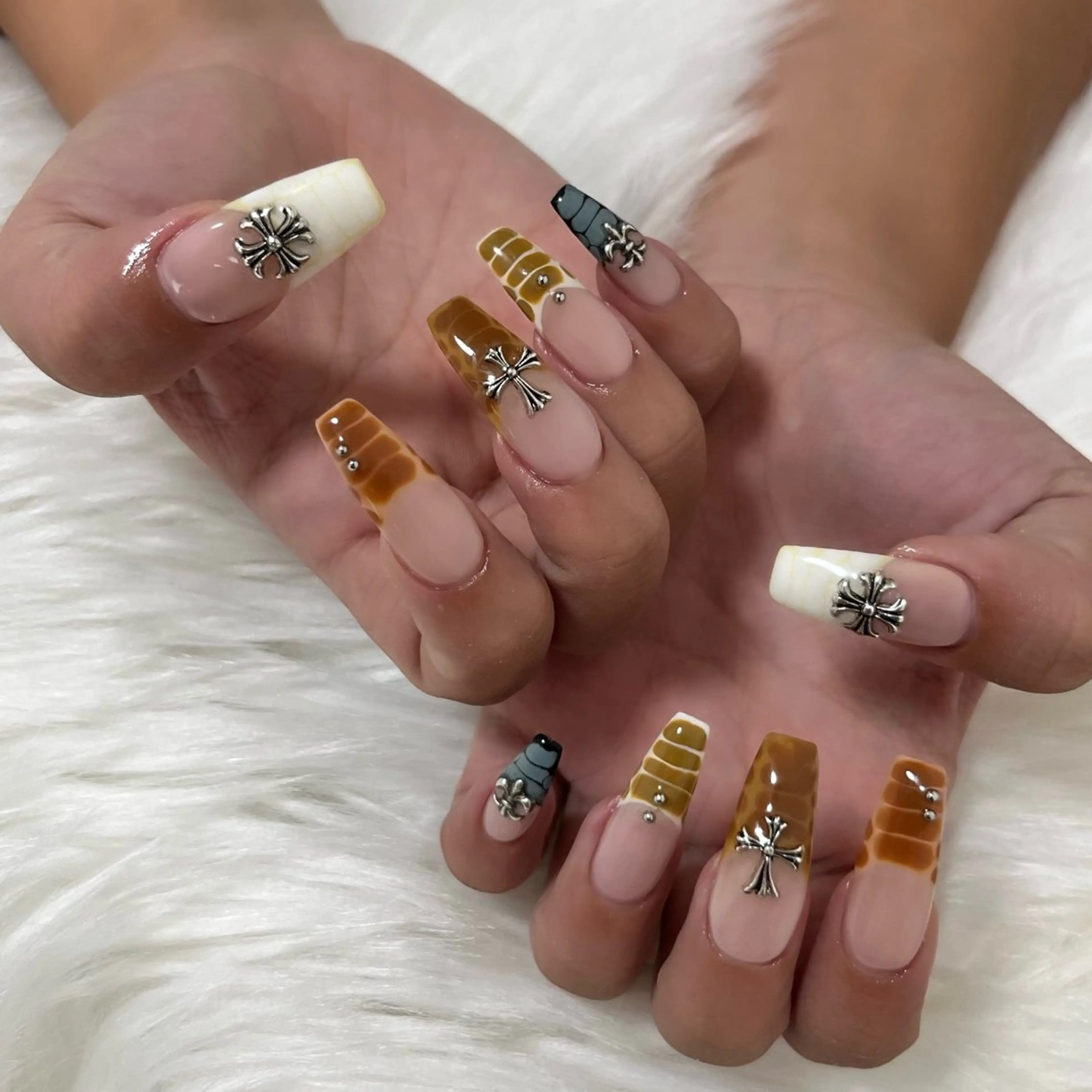 ネイル 長さ出し フレンチネイル 持ち込み ハンドネイル moca.nail mocaのネイルデザイン