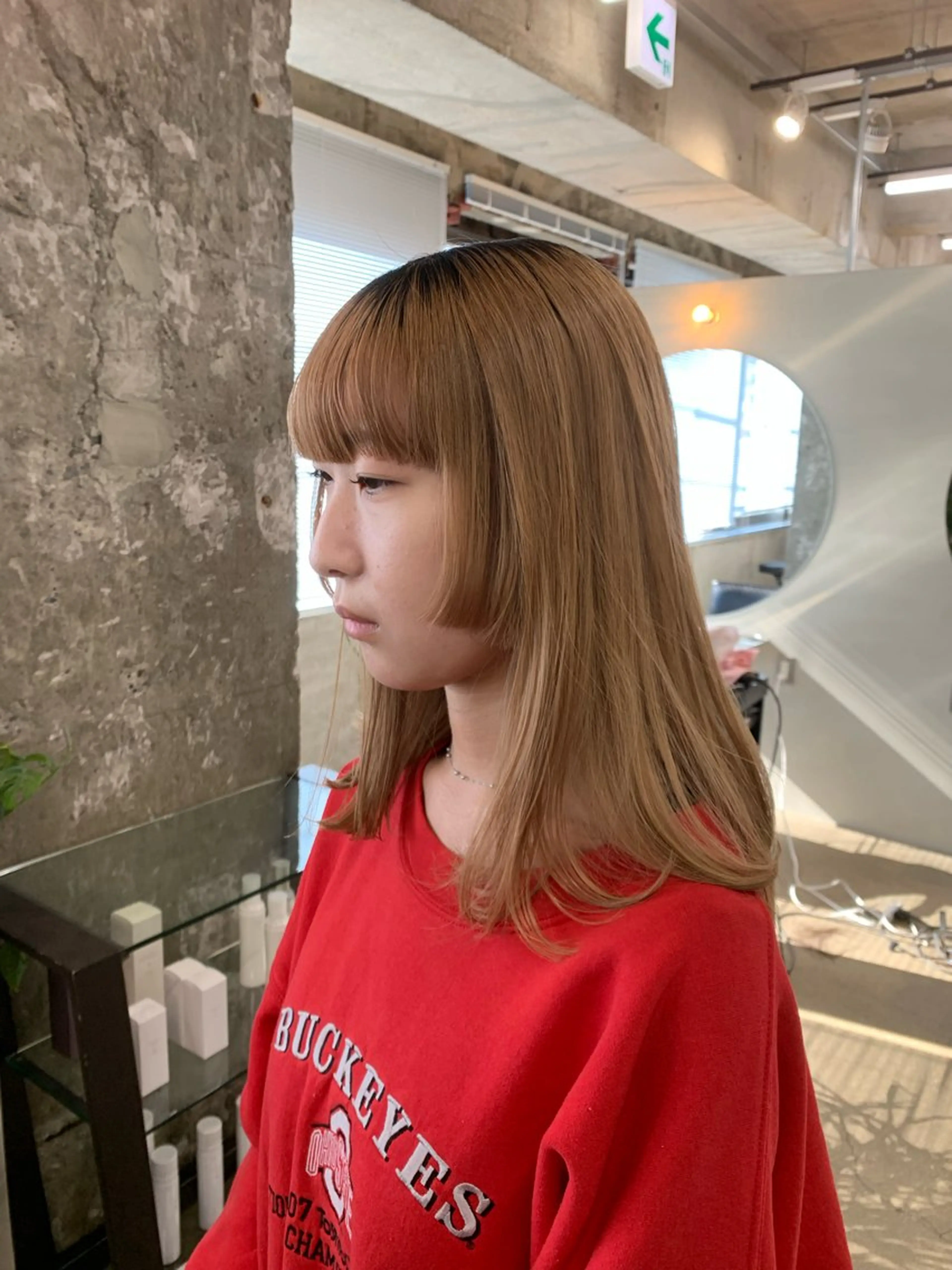 セミロング 姫カット ワイドバング ニシタニ コハルのヘアスタイル