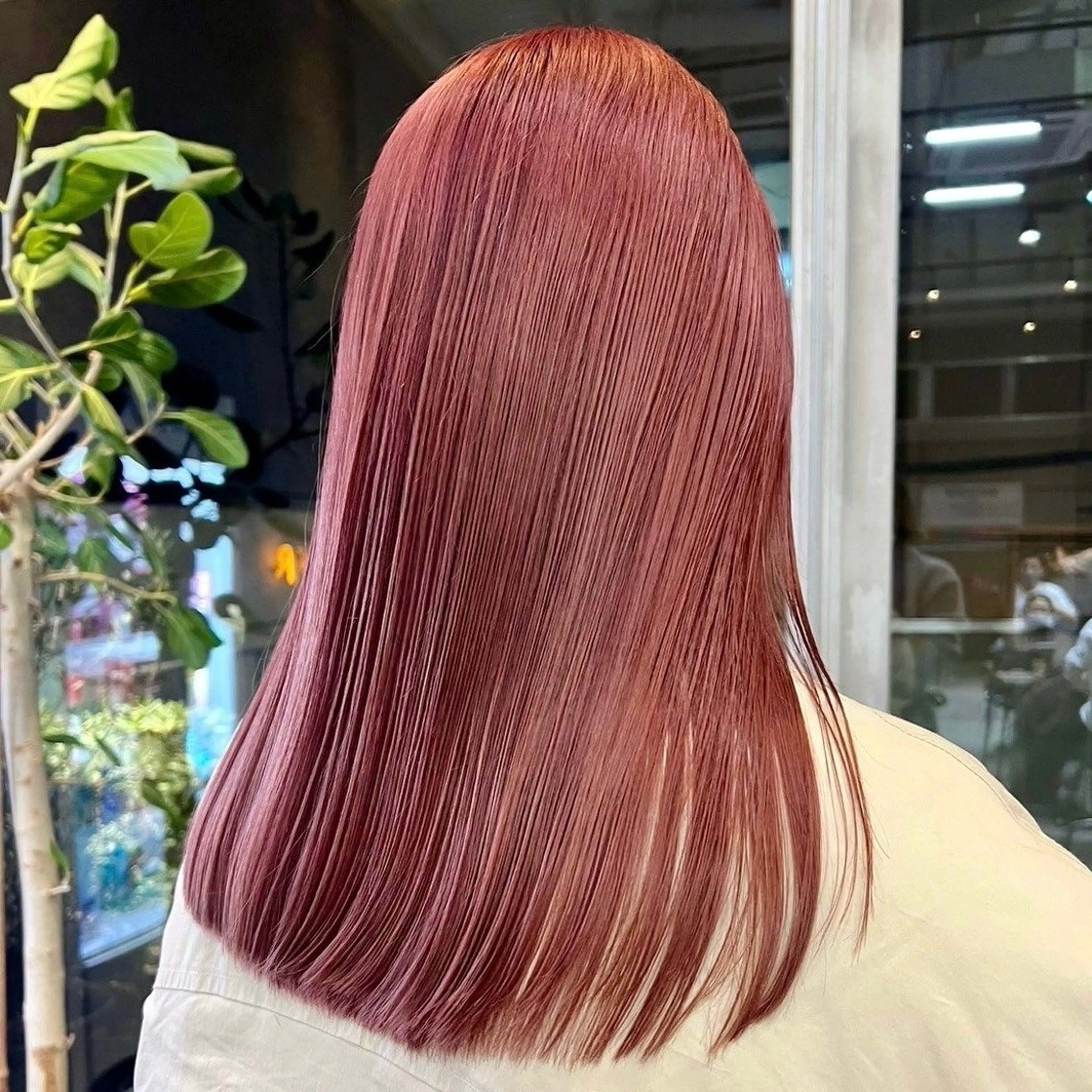 セミロング カラー カット ヘアカラー 🎀ハイトーン🎀 ケアブリーチmikuのヘアスタイル