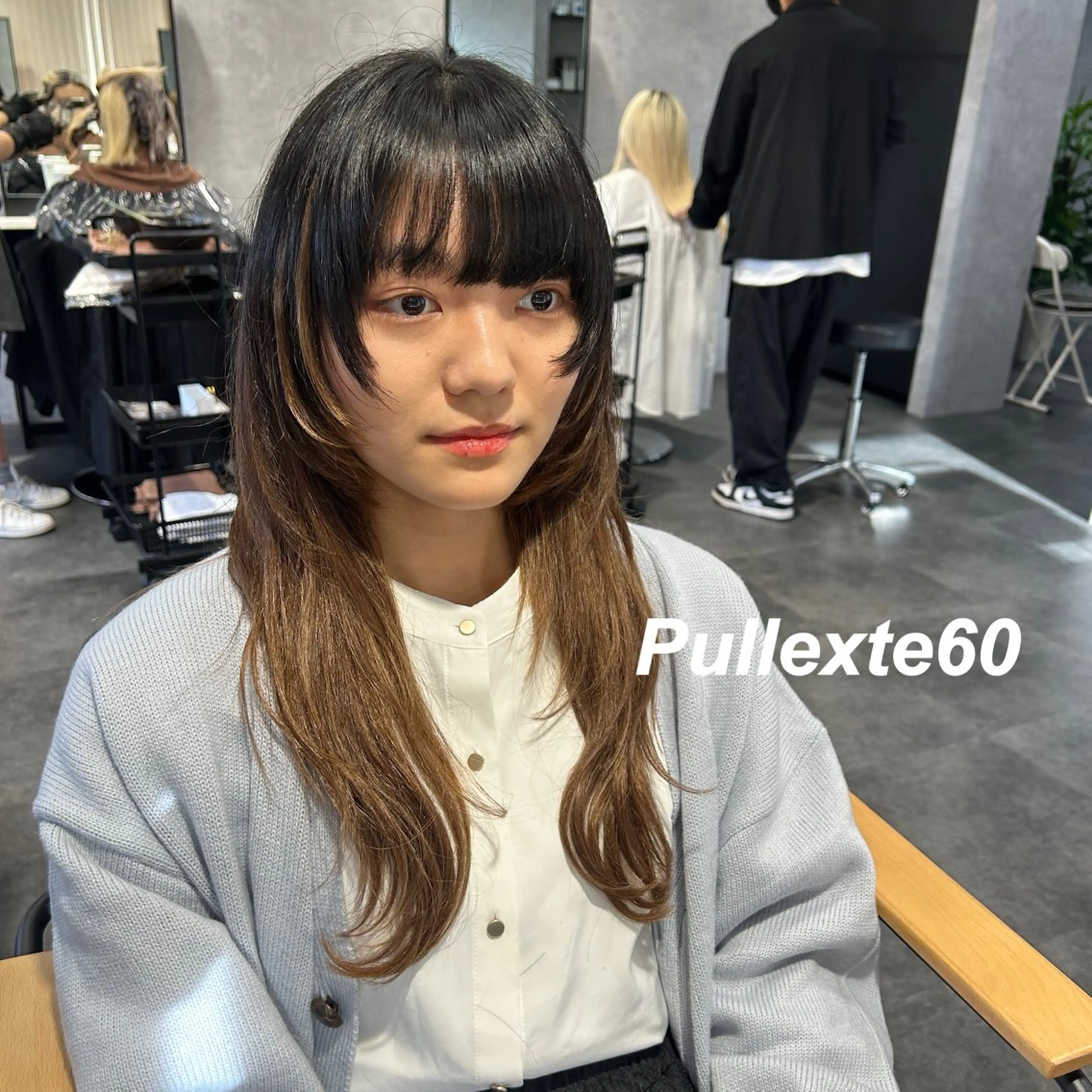 ロング プルエクステ エクステ 顔周りカット レイヤーカット ロング カット エクステ プルエクステ/インナ ーカラー🦊はるなのヘアスタイル