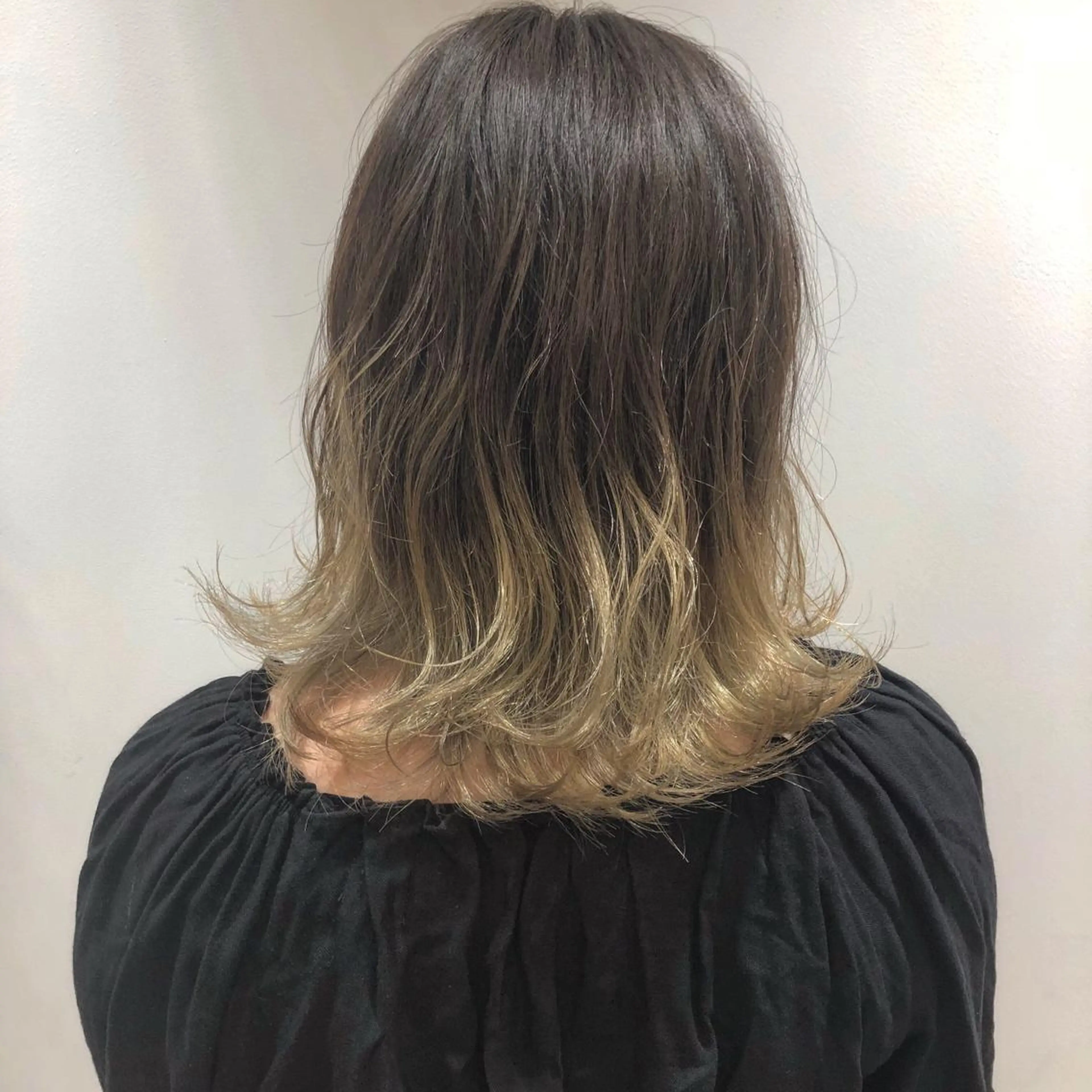 カラー グラデーションカラー カット ヘアカラー 縮毛矯正 トリートメント 江原 彩華のヘアスタイル