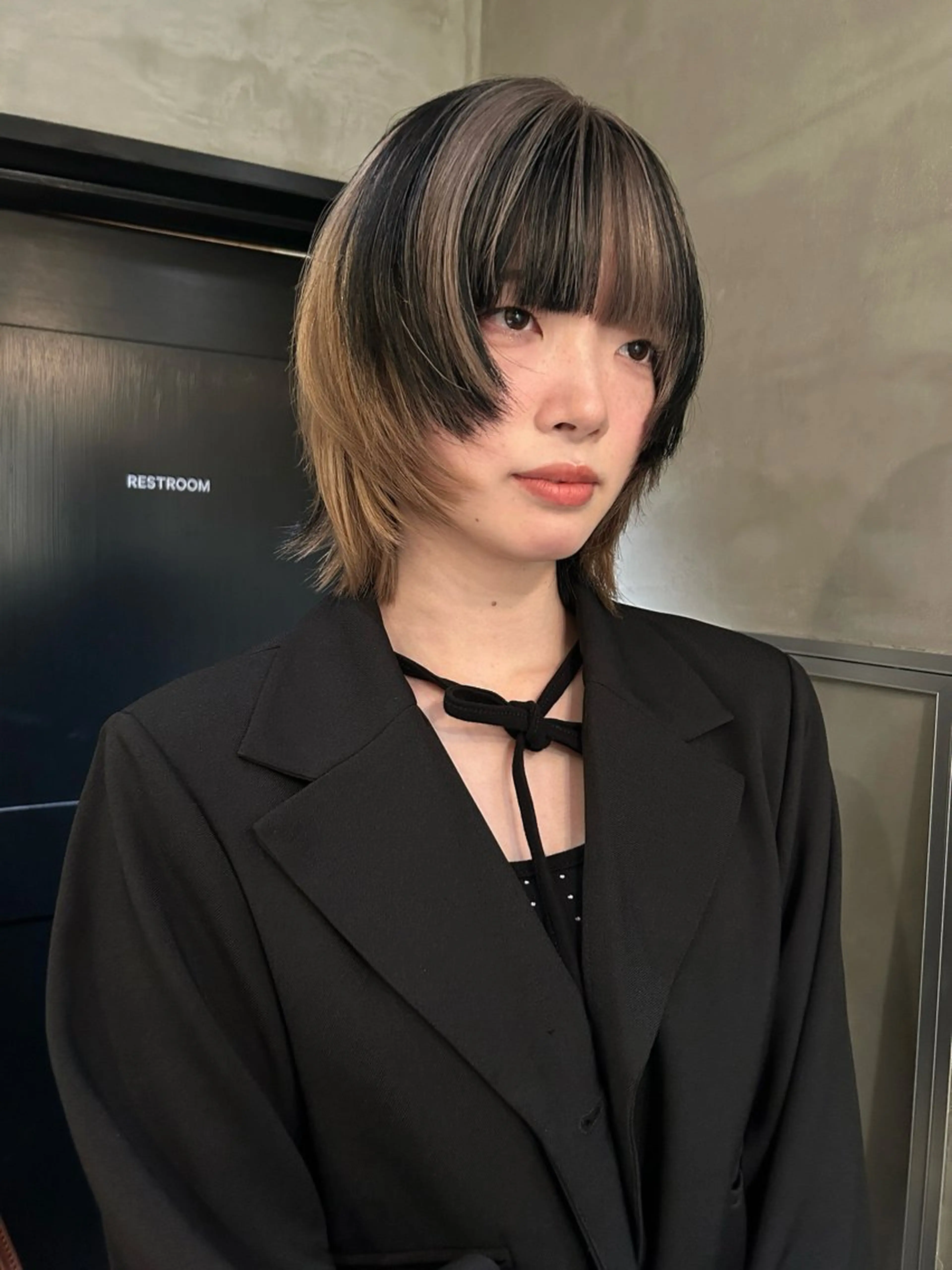 ミディアム カラー 黒髪 ブロンド ヘアカラー デザイン/アレンジ ❤︎イシイレイのヘアスタイル