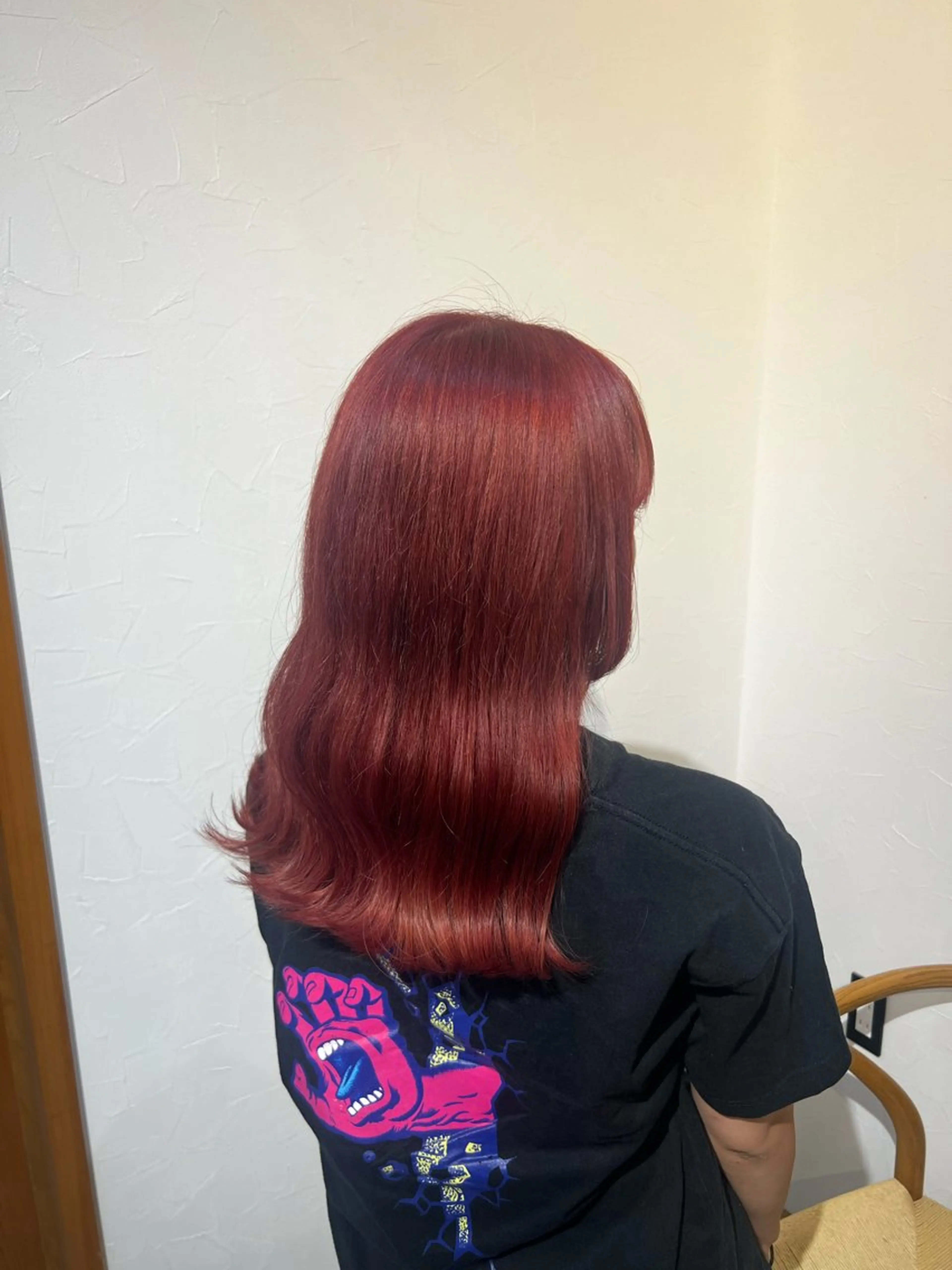 カラー ブリーチ レッドカラー 浅岡 みちるのヘアスタイル