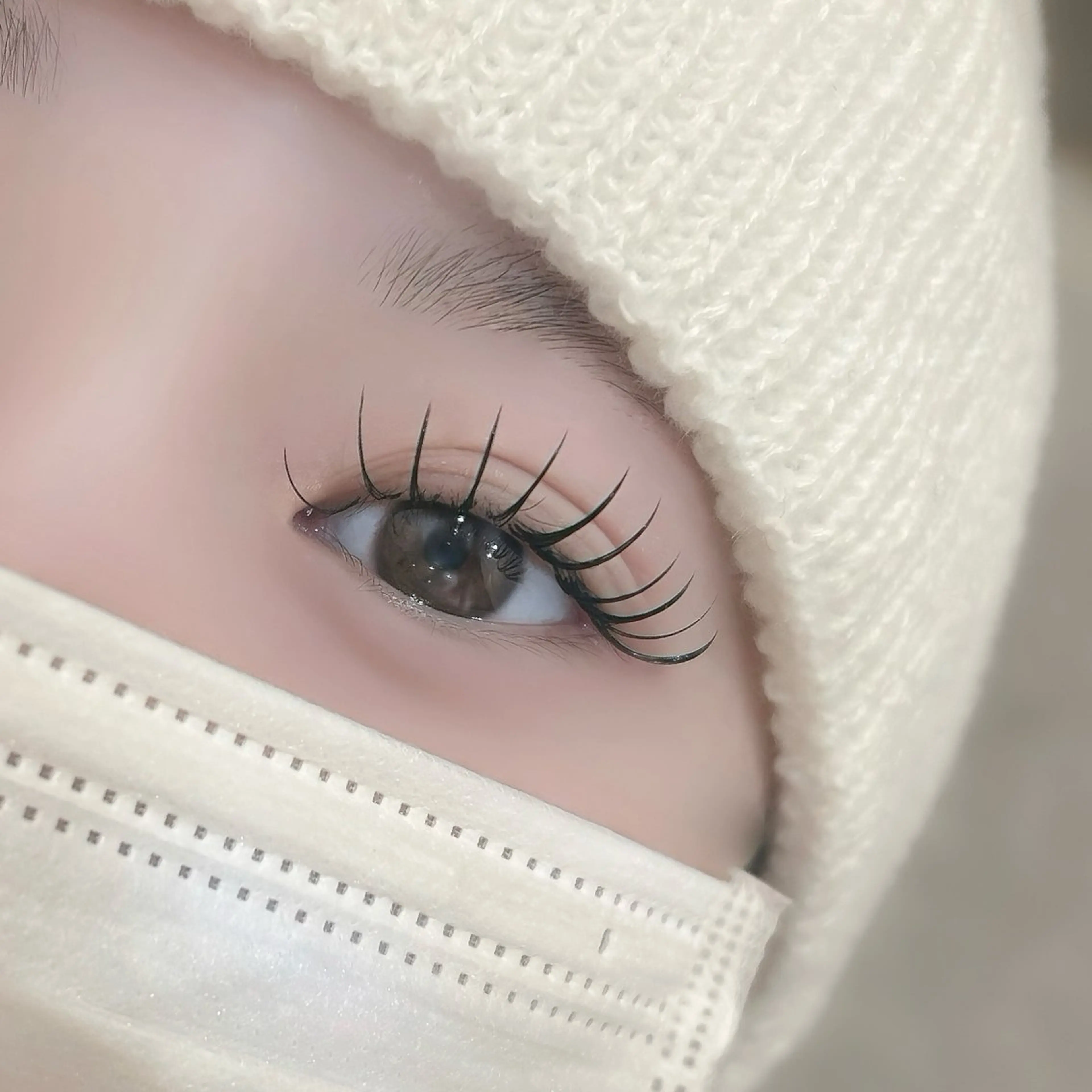 バインドロック100束（SNS撮影・顔出しOKな方、エクステのオフが無い方、3ヶ月以内のパーマ残りが無い方限定）の写真