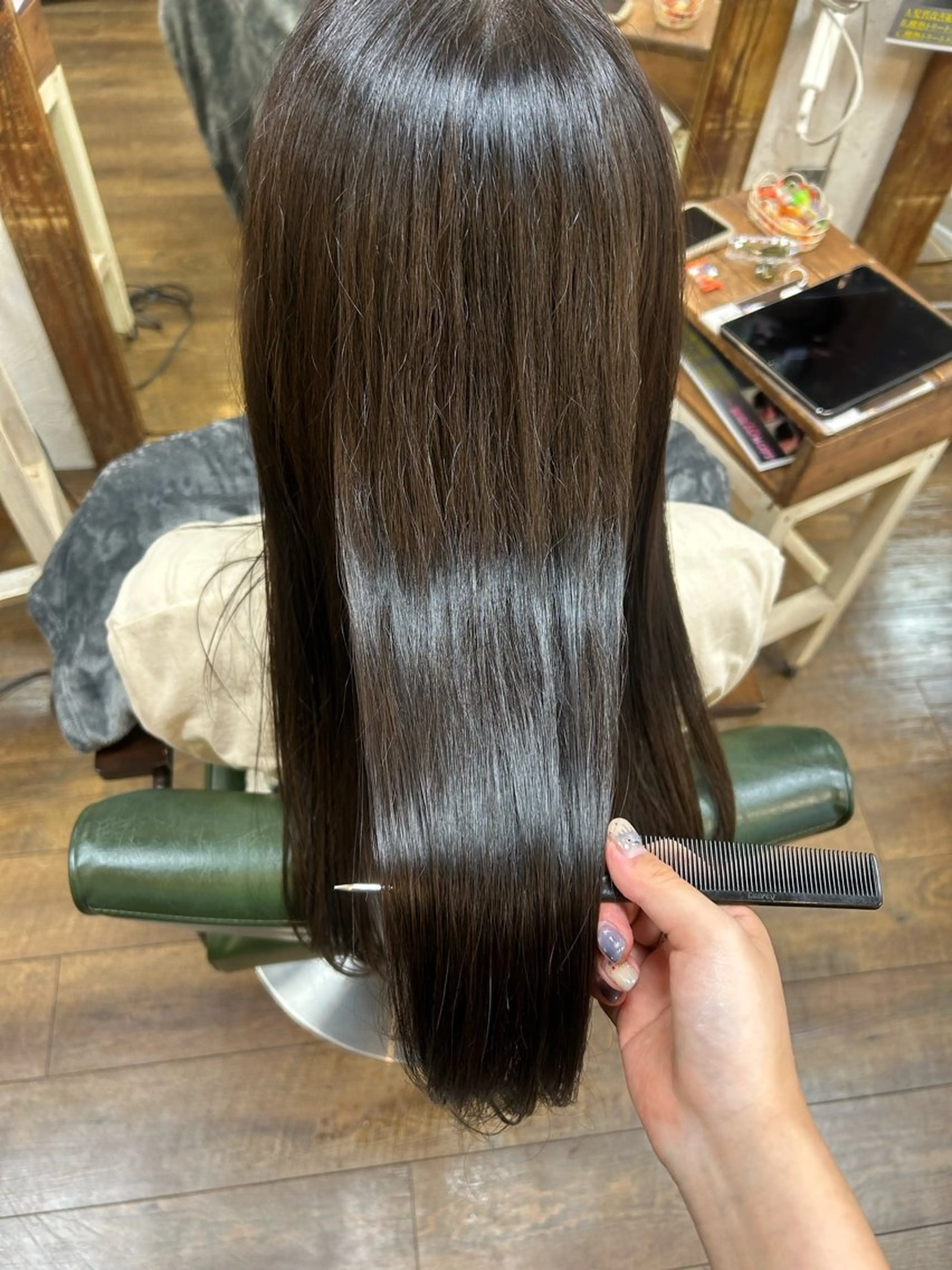 ロング カラー アッシュ アッシュグレー ヘアカラー 徳永　髪質改善 縮毛矯正のヘアスタイル