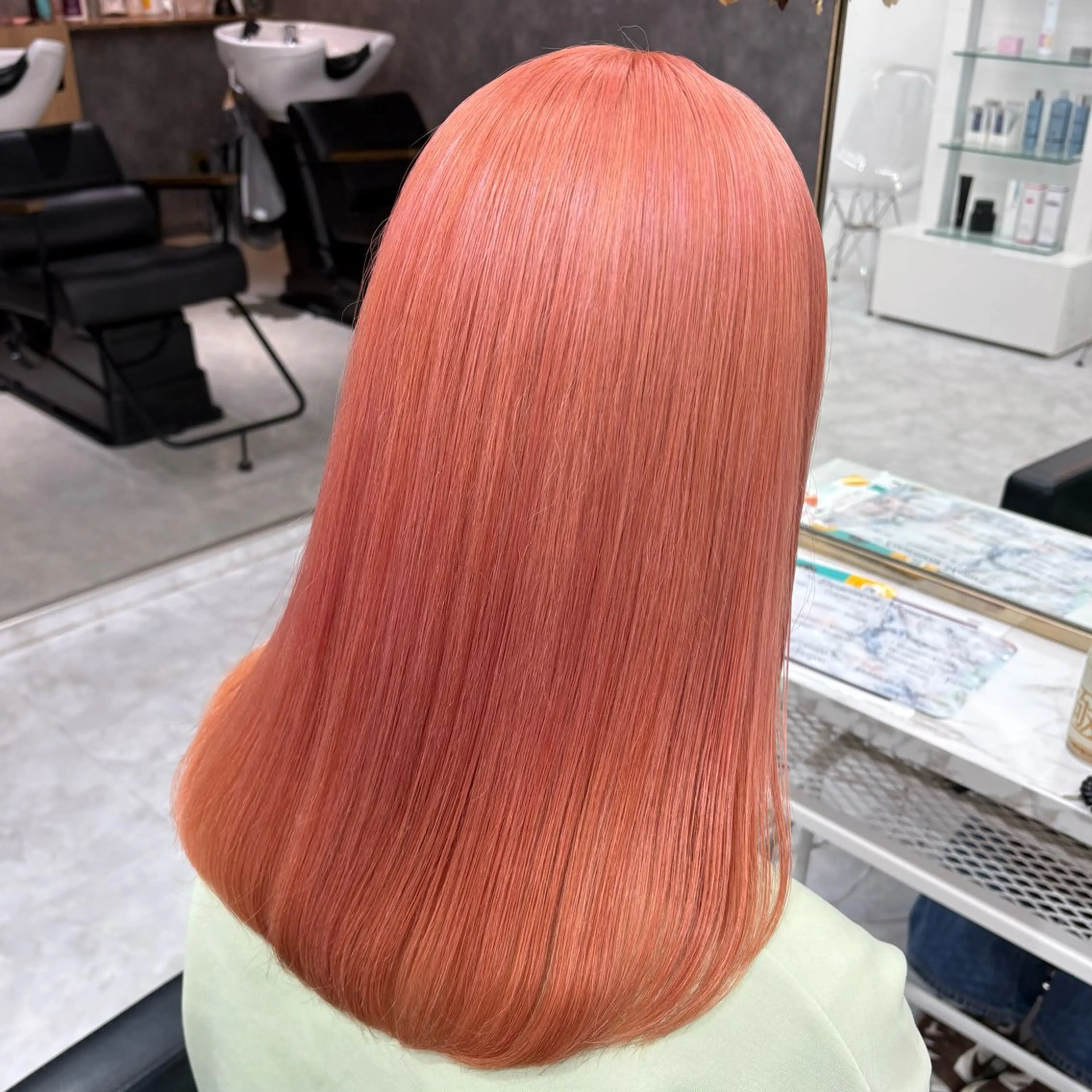 ロング カラー オレンジ ピンクカラー ロング ヘアカラー トリートメント 💎艶々ハイトーン MOE💍🤍のヘアスタイル