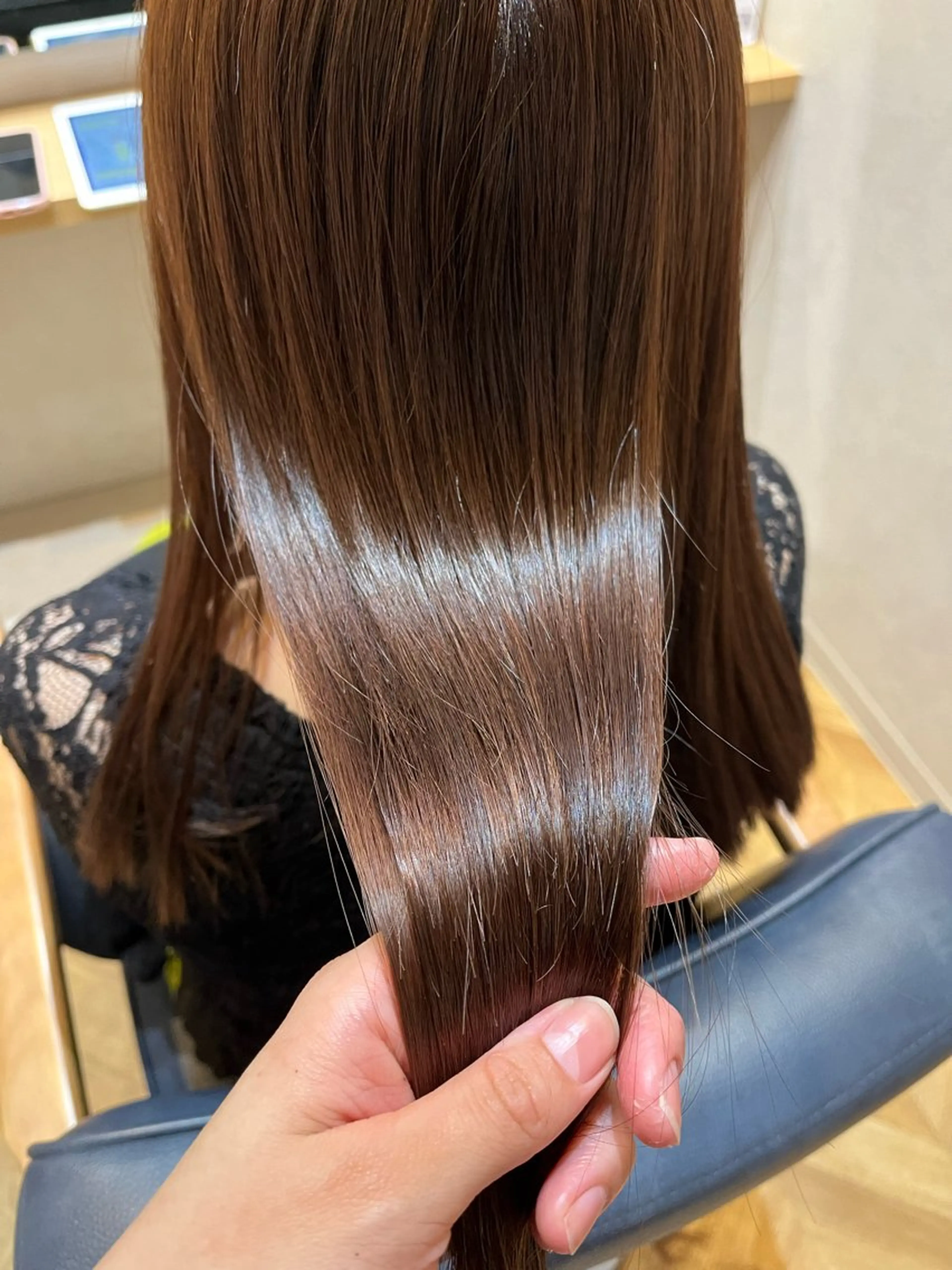 セミロング newi大分/ 磯部栞里／艶感カラーのヘアスタイル