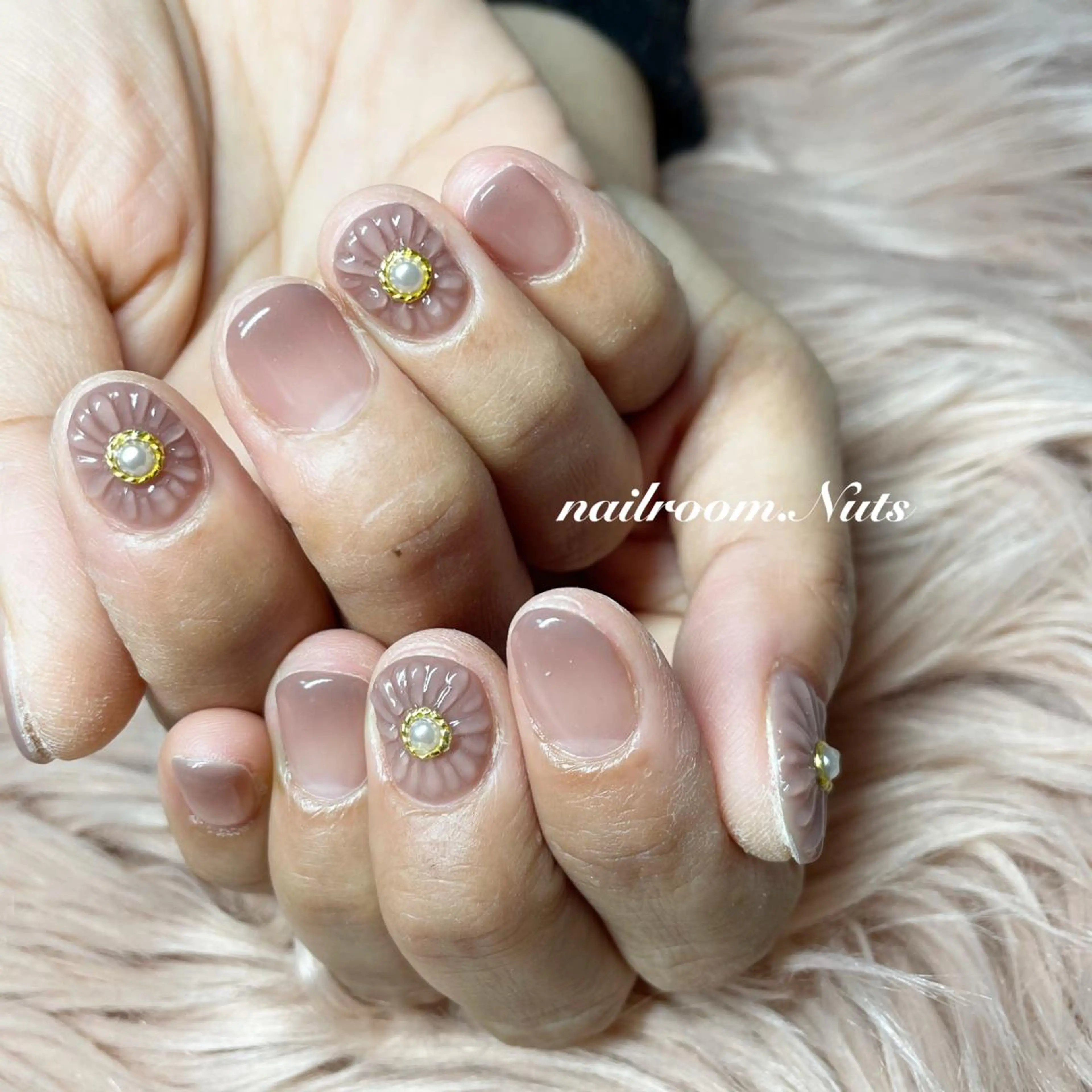 ネイル ハンドネイル nailsalon Nutsのネイルデザイン