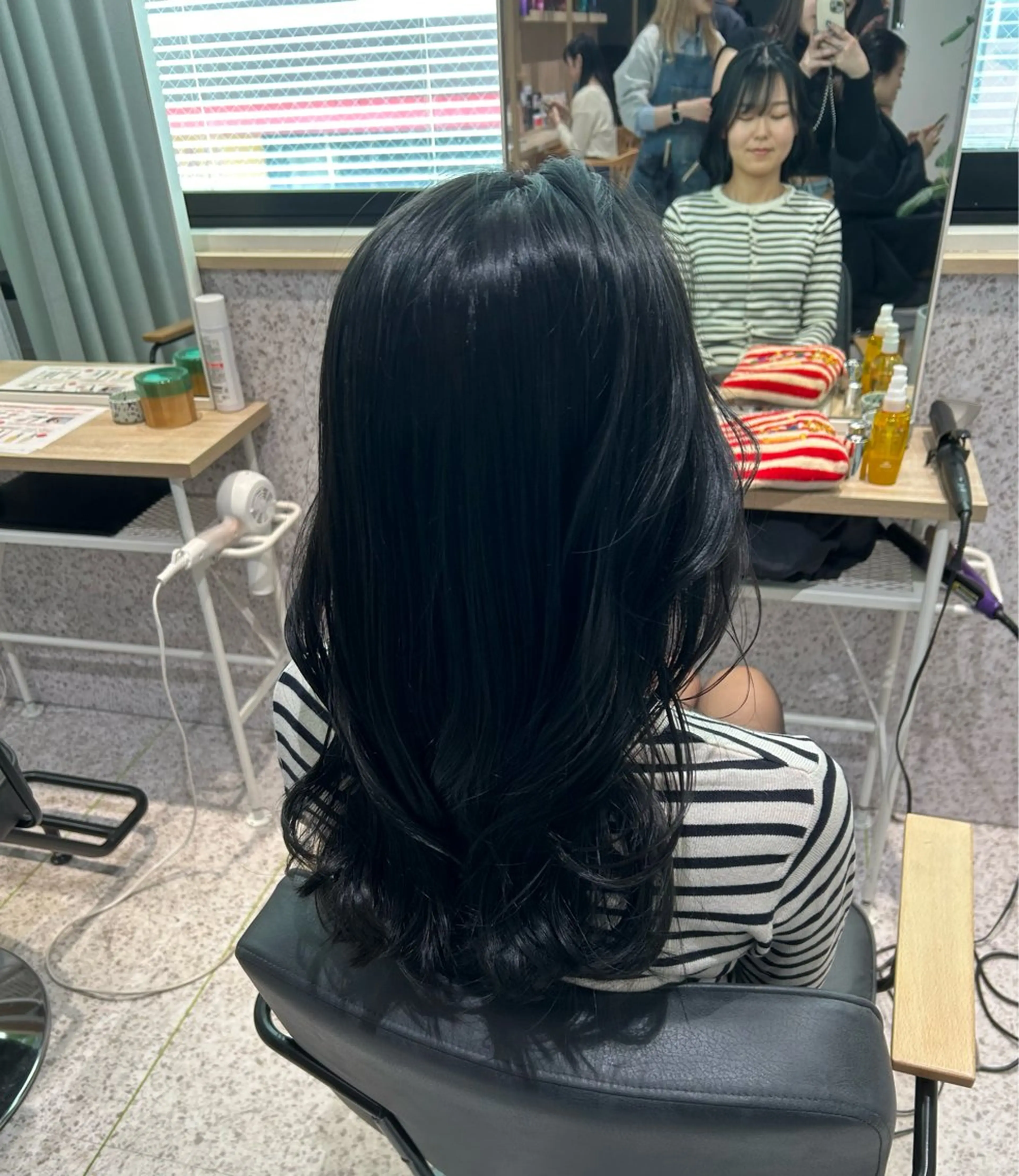 カラー ダブルカラー イヤリングカラー ハイトーンカラー インナーカラー 髪質改善 ヘアカラー ♡ハイトーン★ ネイル/しの♡のヘアスタイル