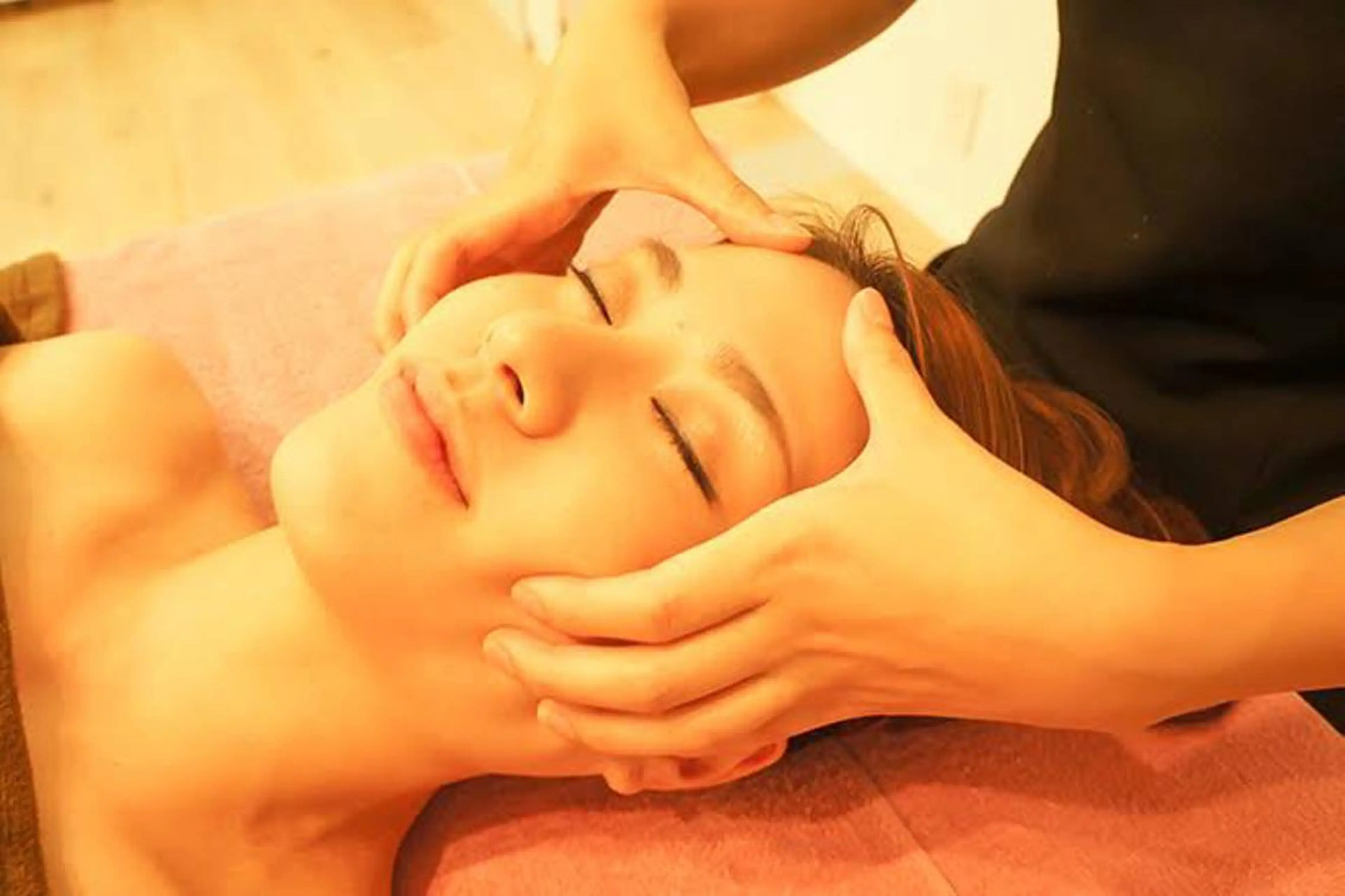 ミディアム カラー ヘアアレンジ マツエク・マツパ 小顔カット エステ リラク 小顔矯正・美容鍼 美鍼堂のエステ・リラクイメージ