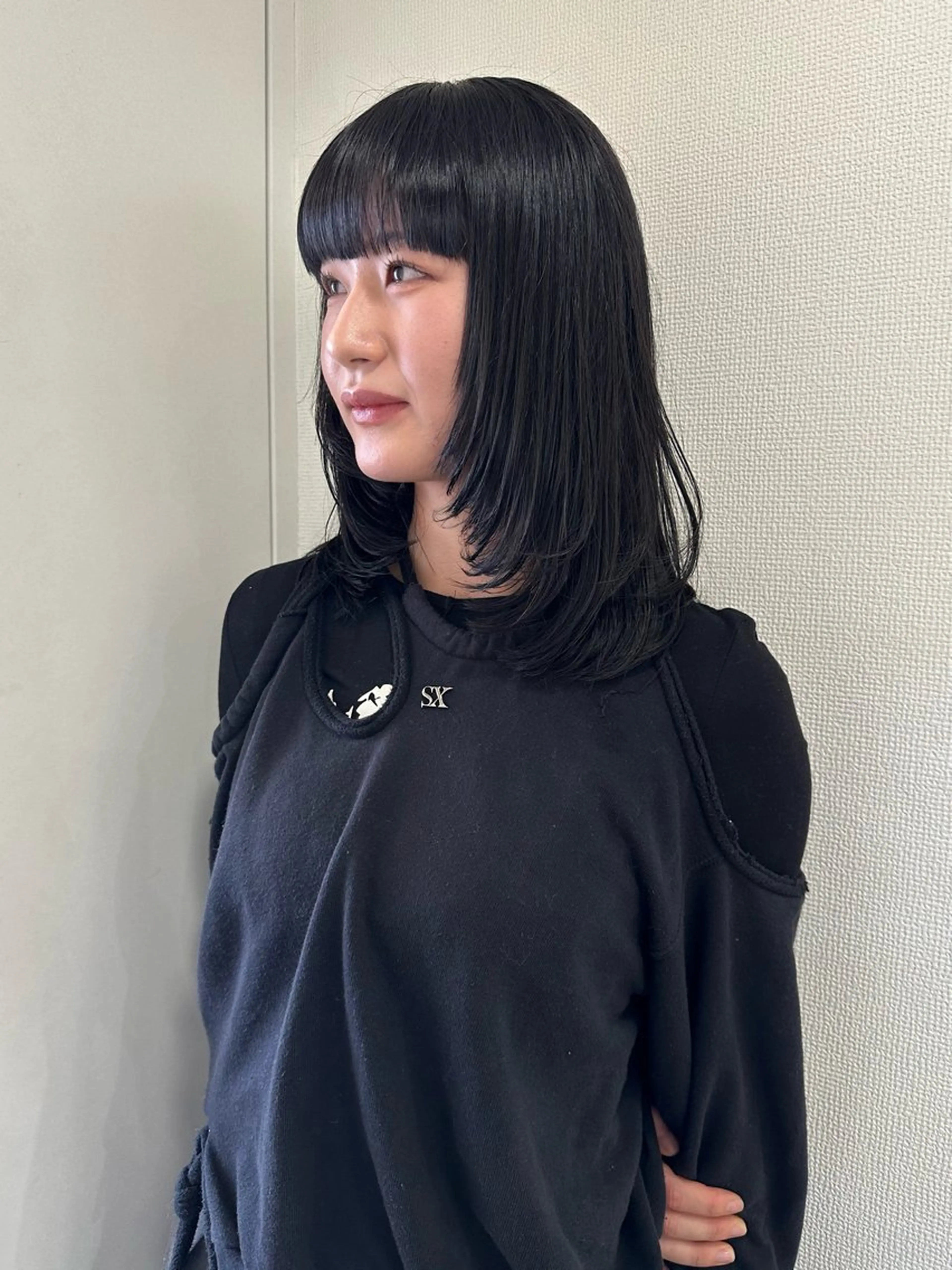 ミディアム 顔まわりレイヤー 顔周りカット レイヤーカット ハシヅメ キョウカのヘアスタイル