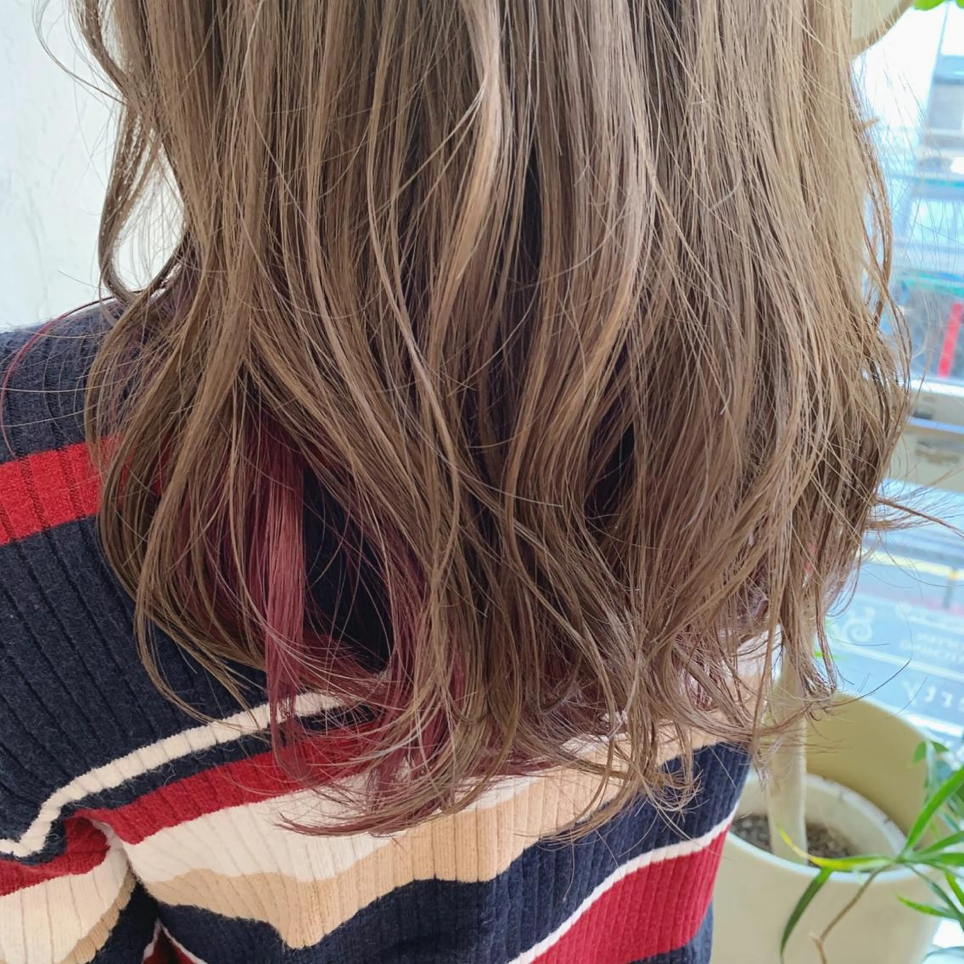 セミロング カラー インナーカラー パープルカラー メンズ指名多数!! SiLO 田島のヘアスタイル