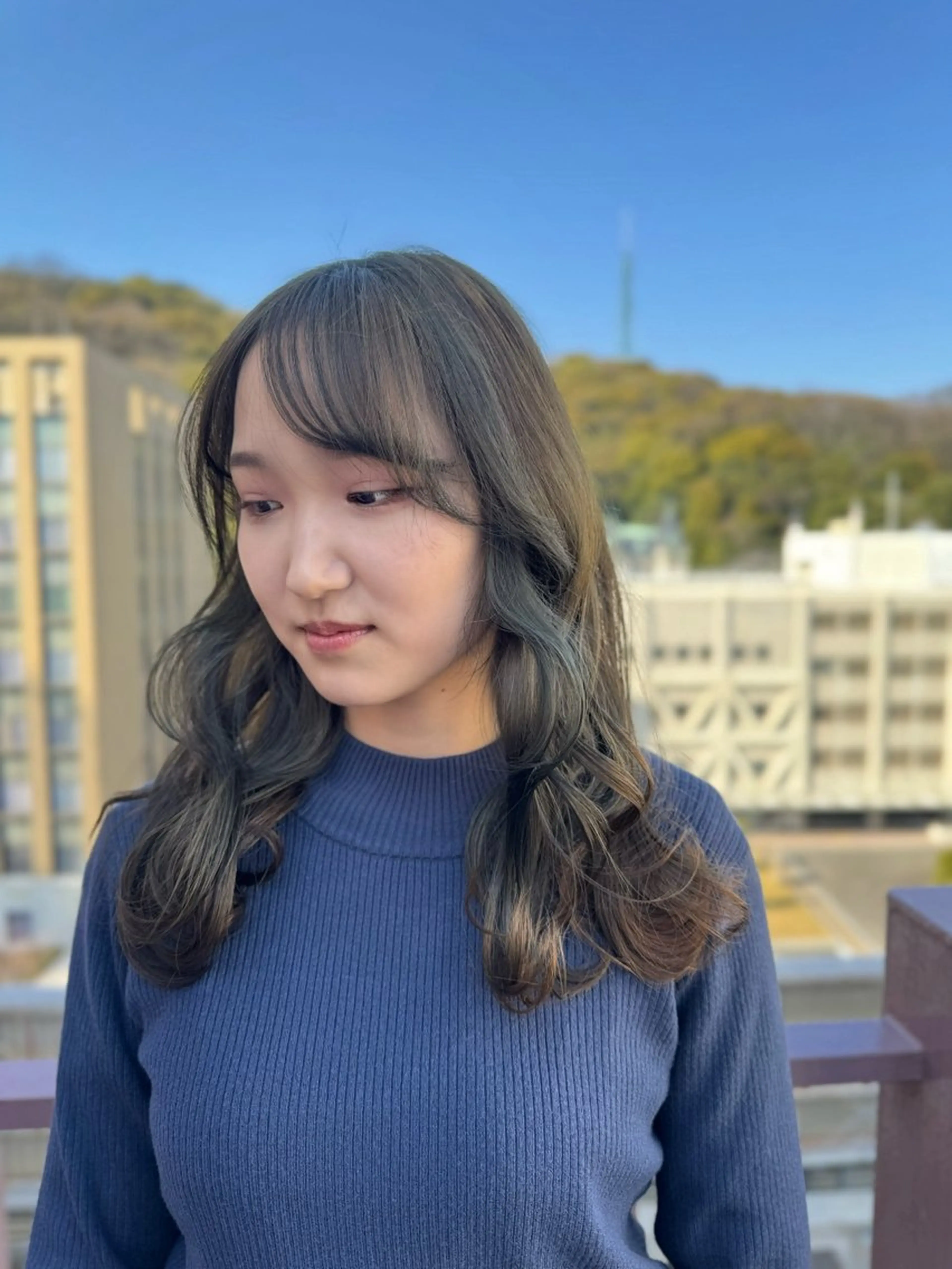 セミロング カラー オリーブカラー カット ヘアカラー Viage （ビアージュ）のヘアスタイル