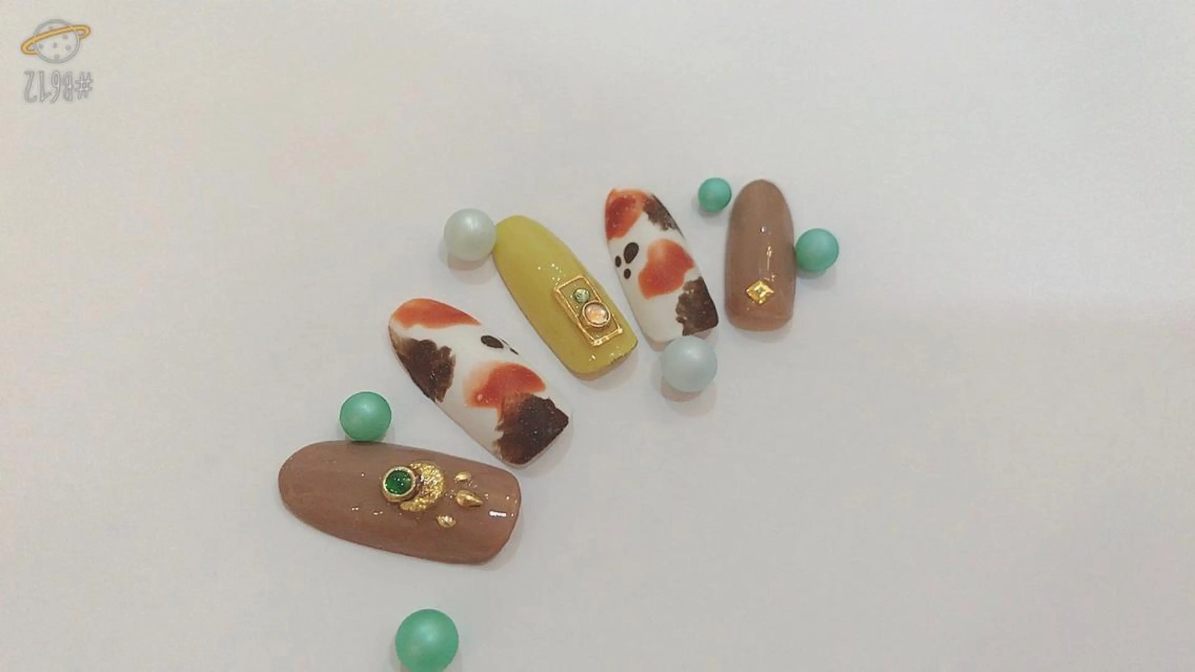 ショート SINCERELY シンシアリー🌈のネイルデザイン