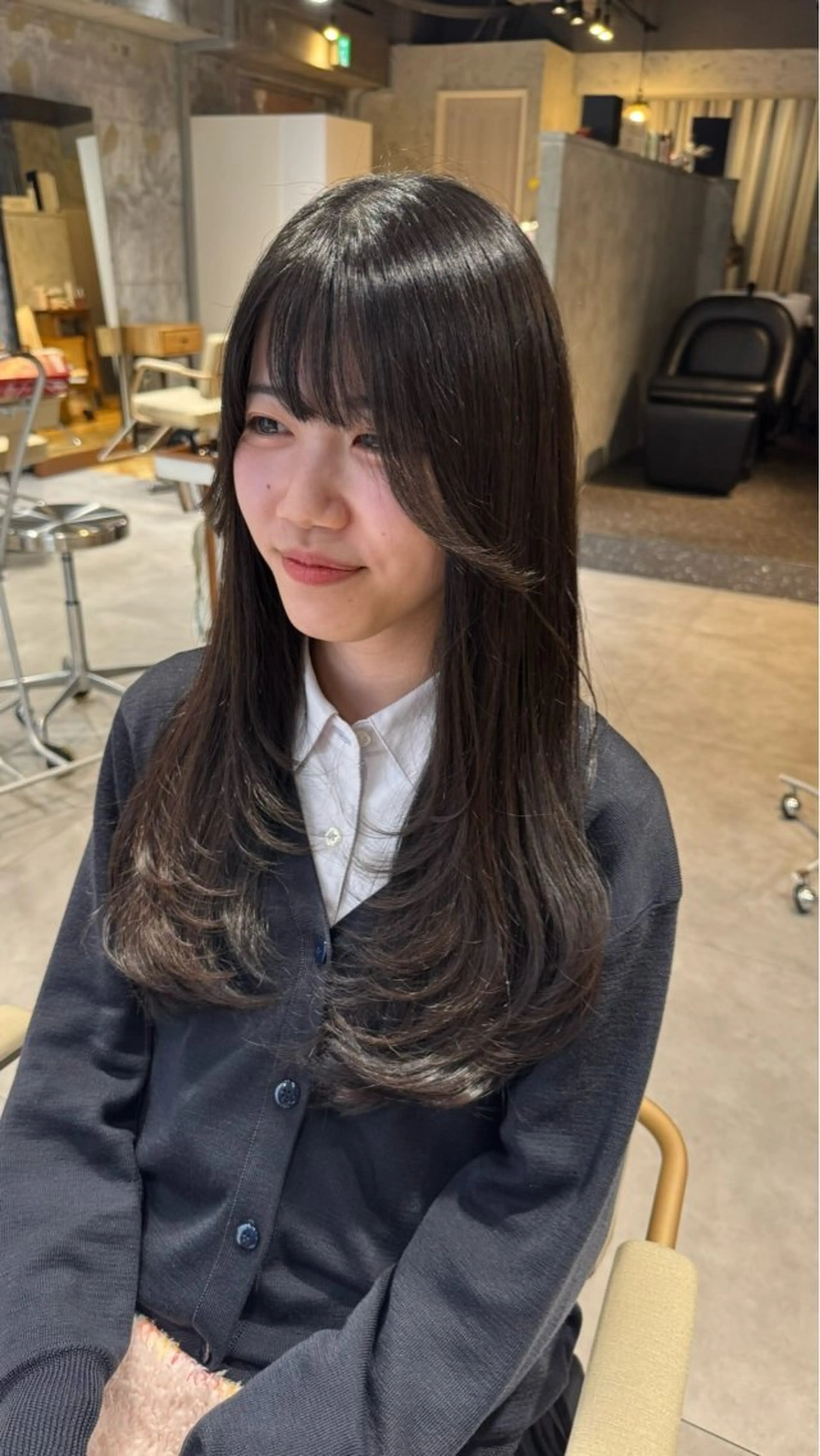 ロング レイヤーカット 阪倉 美玲のヘアスタイル