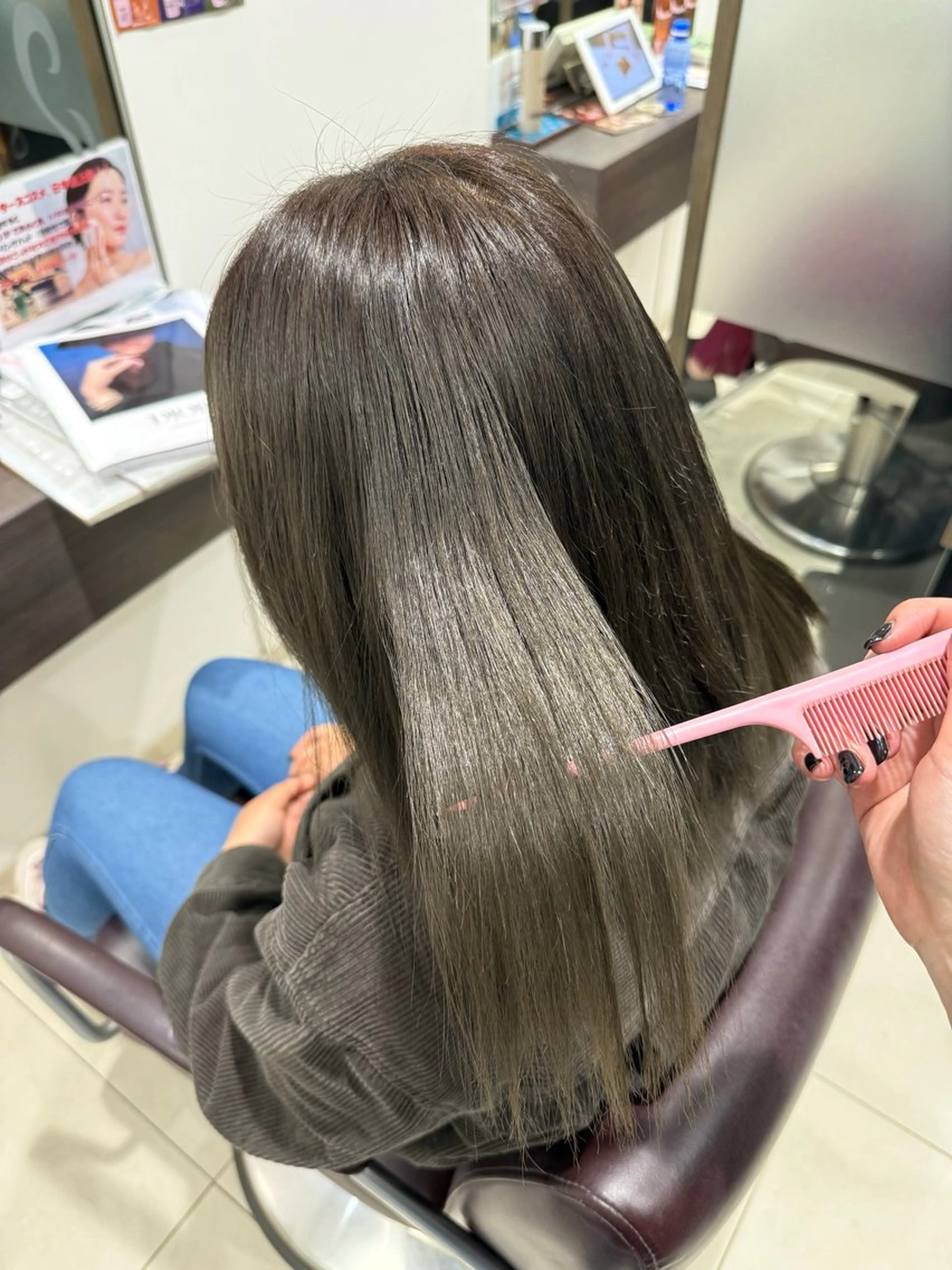 ミディアム カラー ブリーチ グレージュ オリーブグレージュ オリーブグレー 髪質改善 ヘアカラー KEEN.渋沢/ ブリーチ/みなのヘアスタイル
