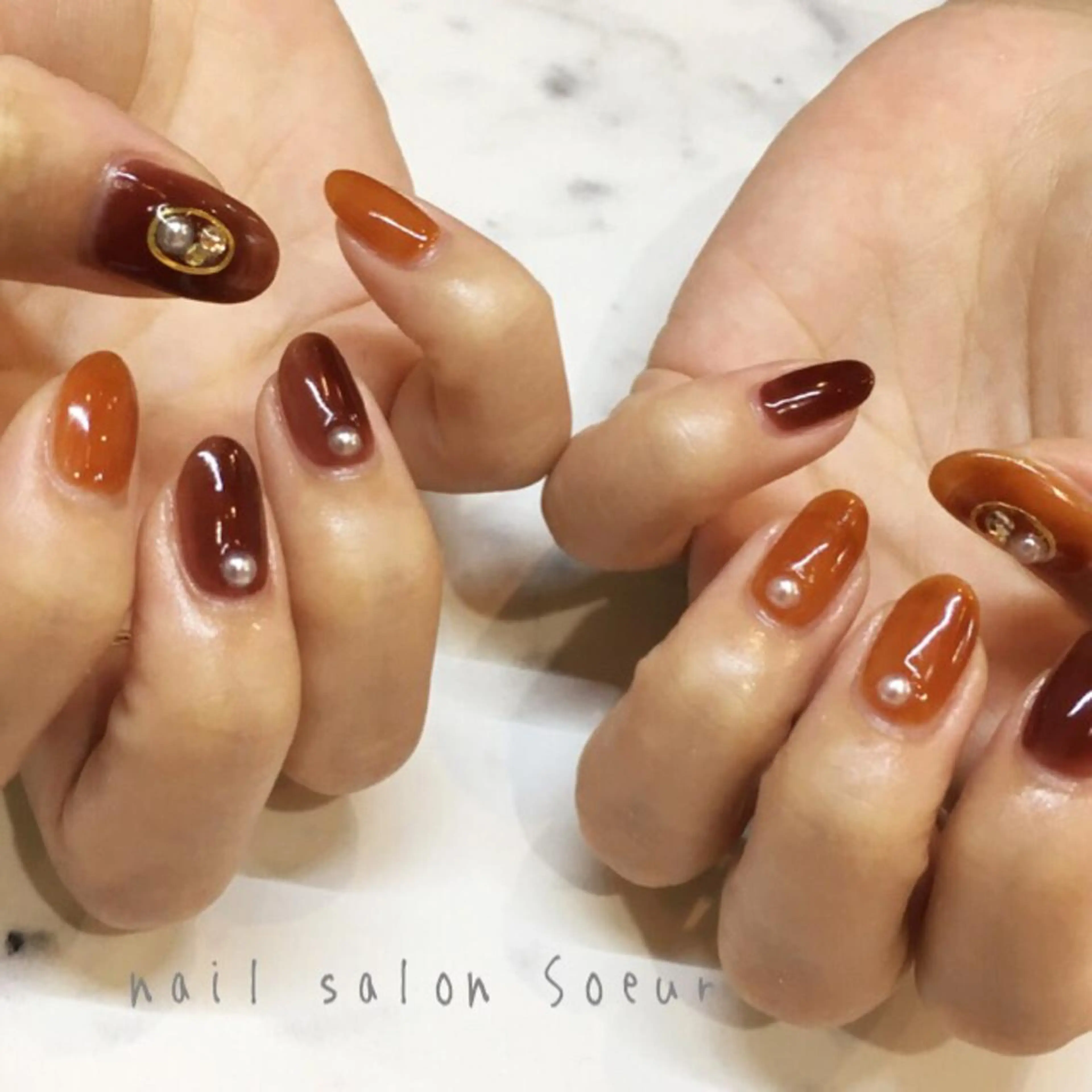 ネイル ブラウン ジェルネイル ワンカラーネイル ストーンネイル nail salon Soeurのネイルデザイン