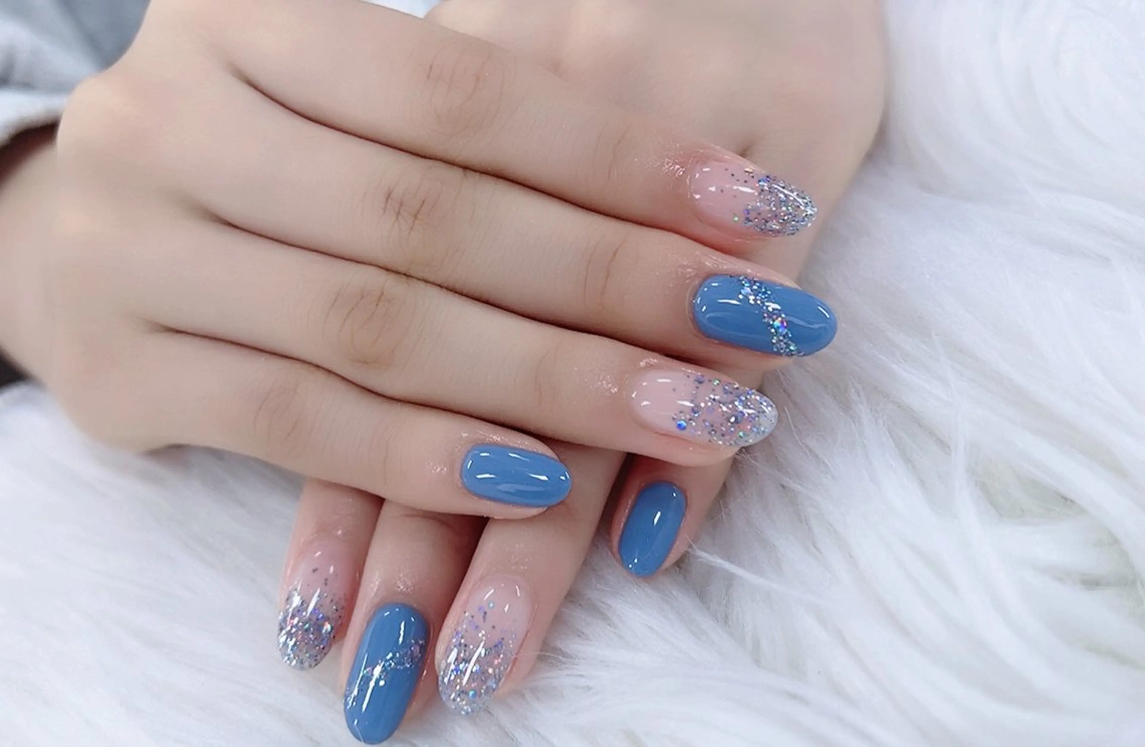 ネイル ハンドネイル 佐藤 依娜のネイルデザイン