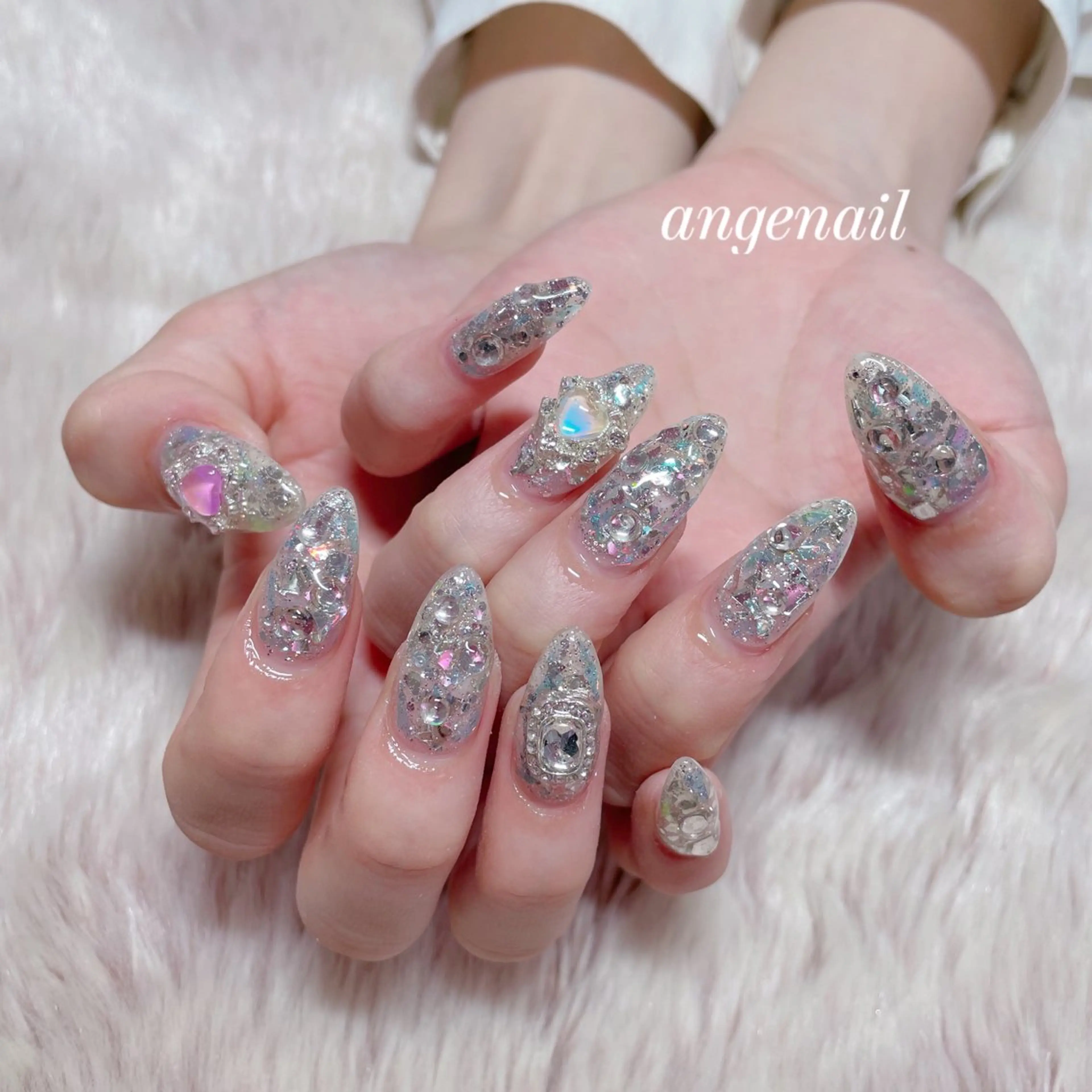 ネイル ハンドネイル オーナーネイリスト MAKIのネイルデザイン