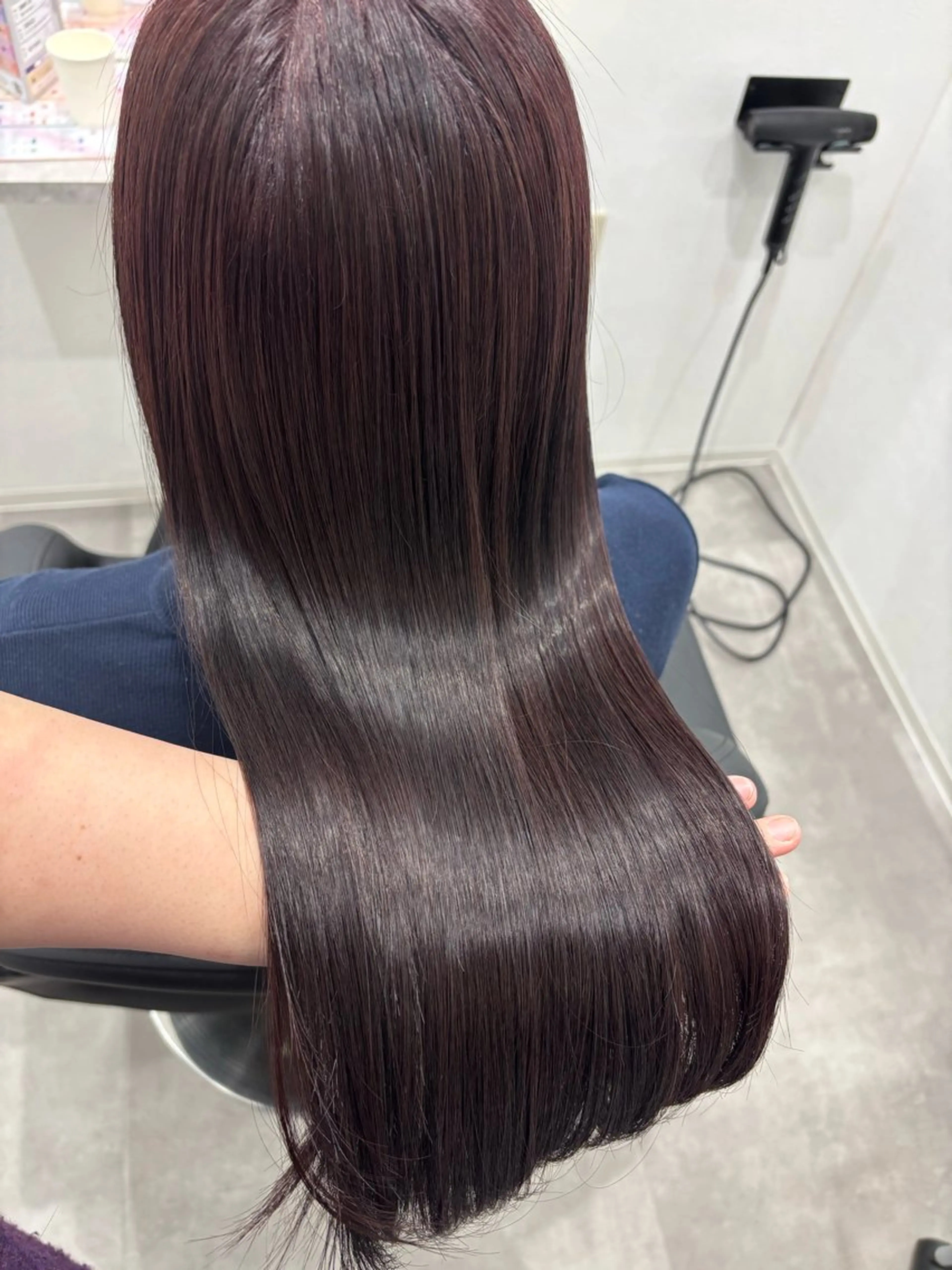 ロング カラー ボルドーカラー カット ヘアカラー トリートメント ヘッドスパ 髪質改善/透明感 カラー/内藤有須加のヘアスタイル
