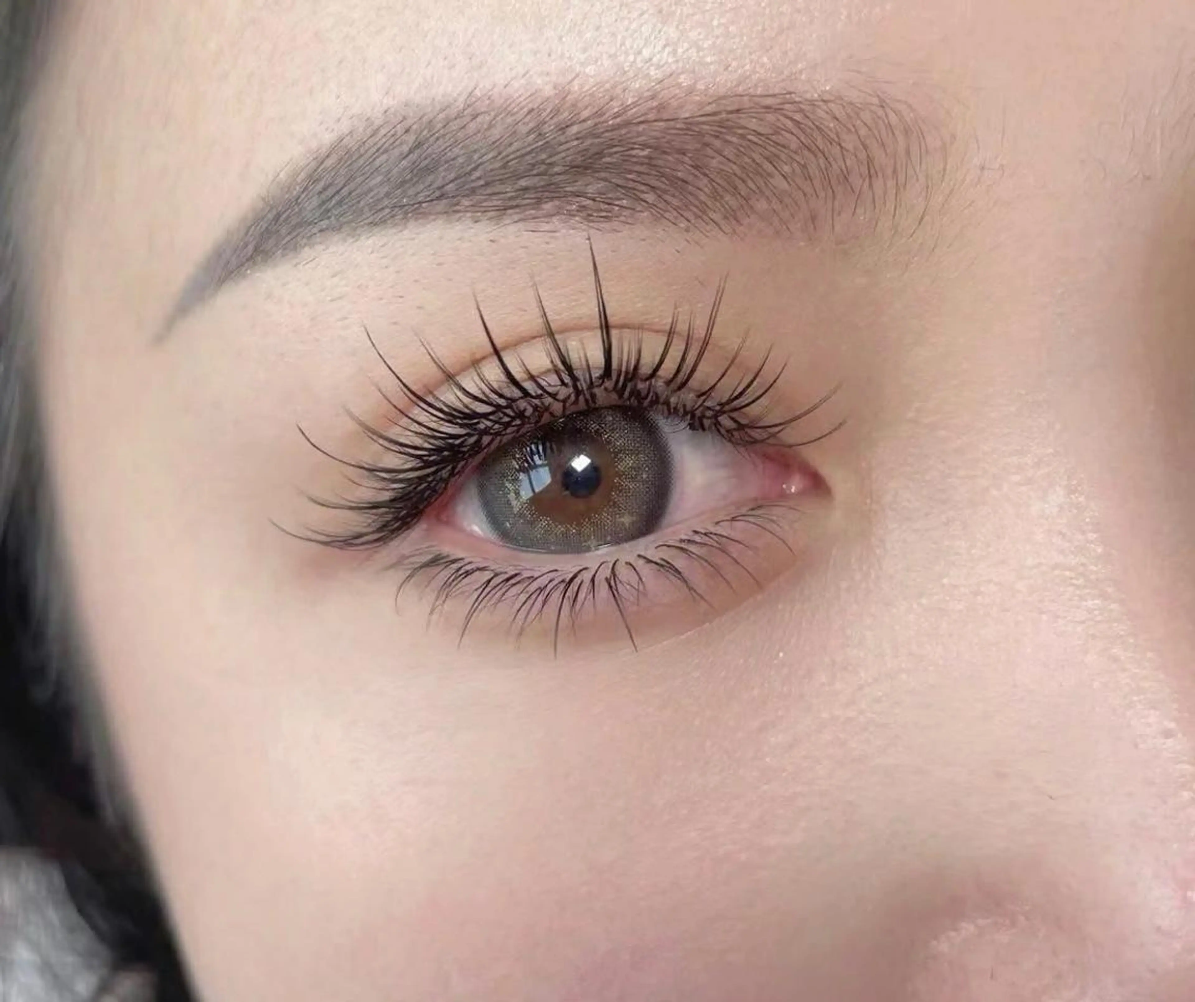 フラットラッシュの魅力！エクステがさらに軽量に！5980円　コーティング付/オフあり/シャンプー付／アイシート付の写真