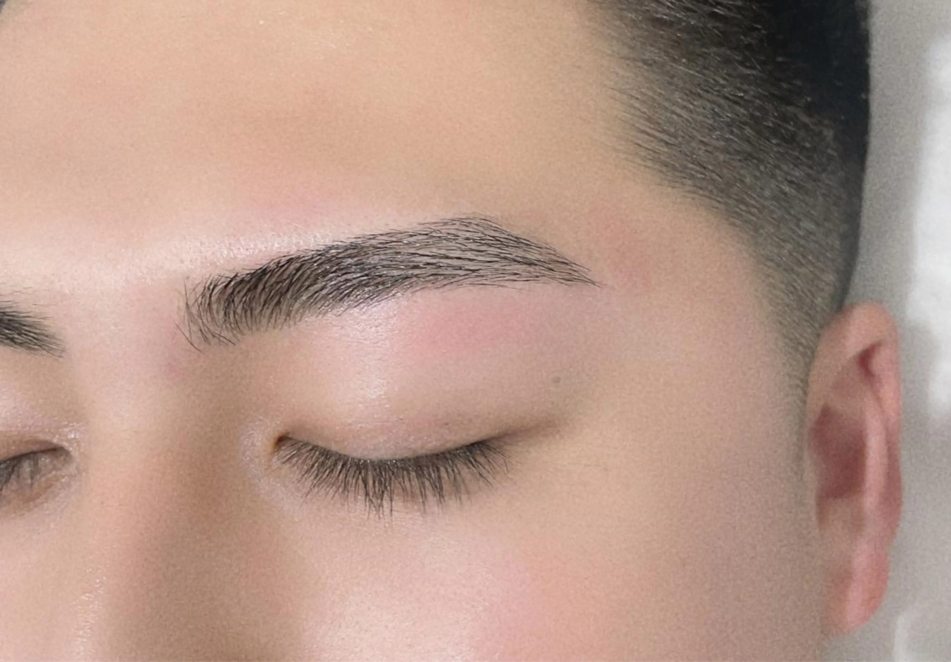 【メンズ専用】アイブロウスタイリング(wax.毛抜き.カット.間引き付き)の写真