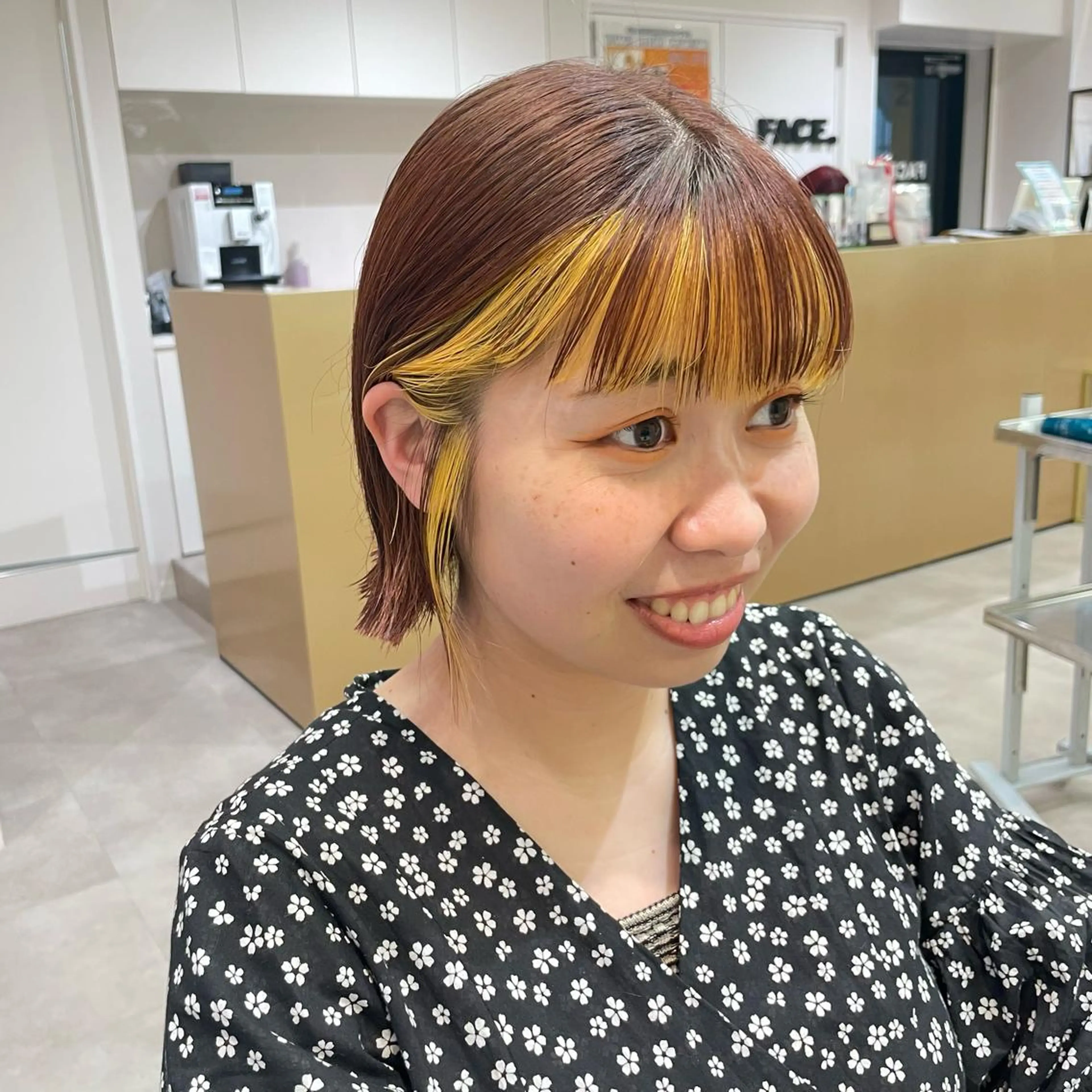 セミロング カラー ヘアカラー 松永 梨央のヘアスタイル