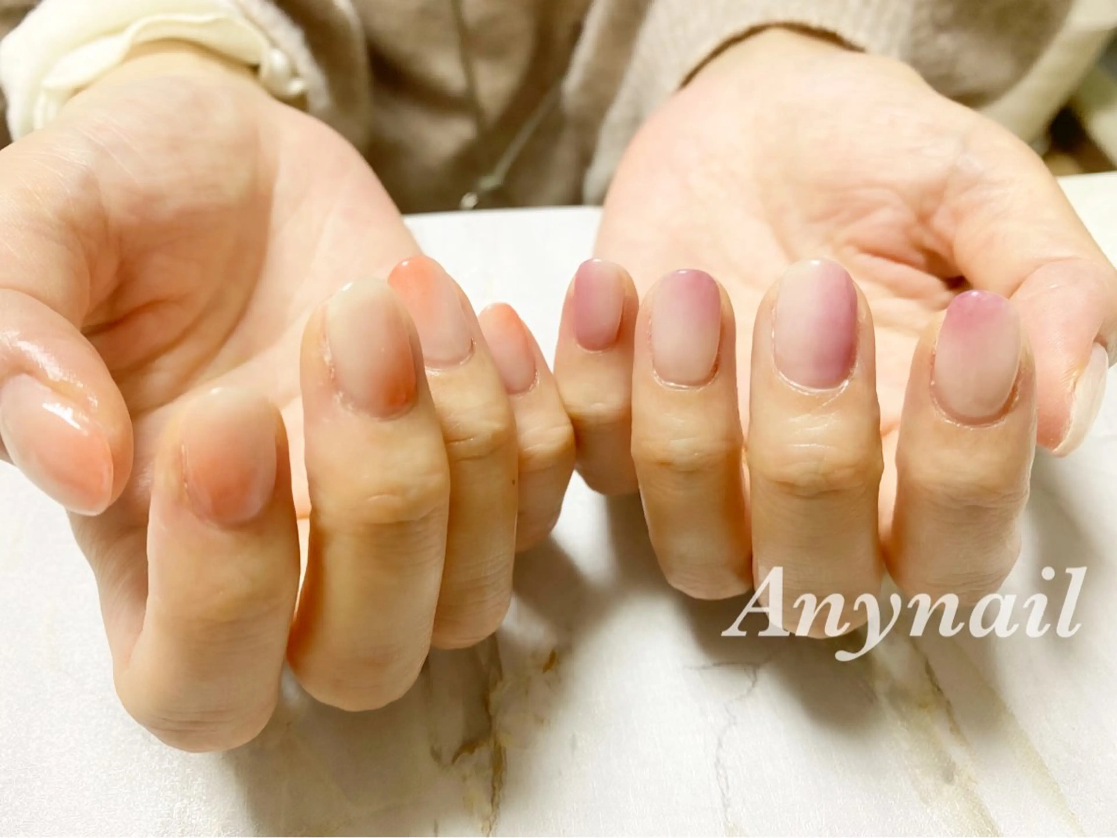 ネイル ブルー ニュアンスネイル オフィスネイル オレンジ ピンク ハンドネイル 岩澤 恵子のネイルデザイン
