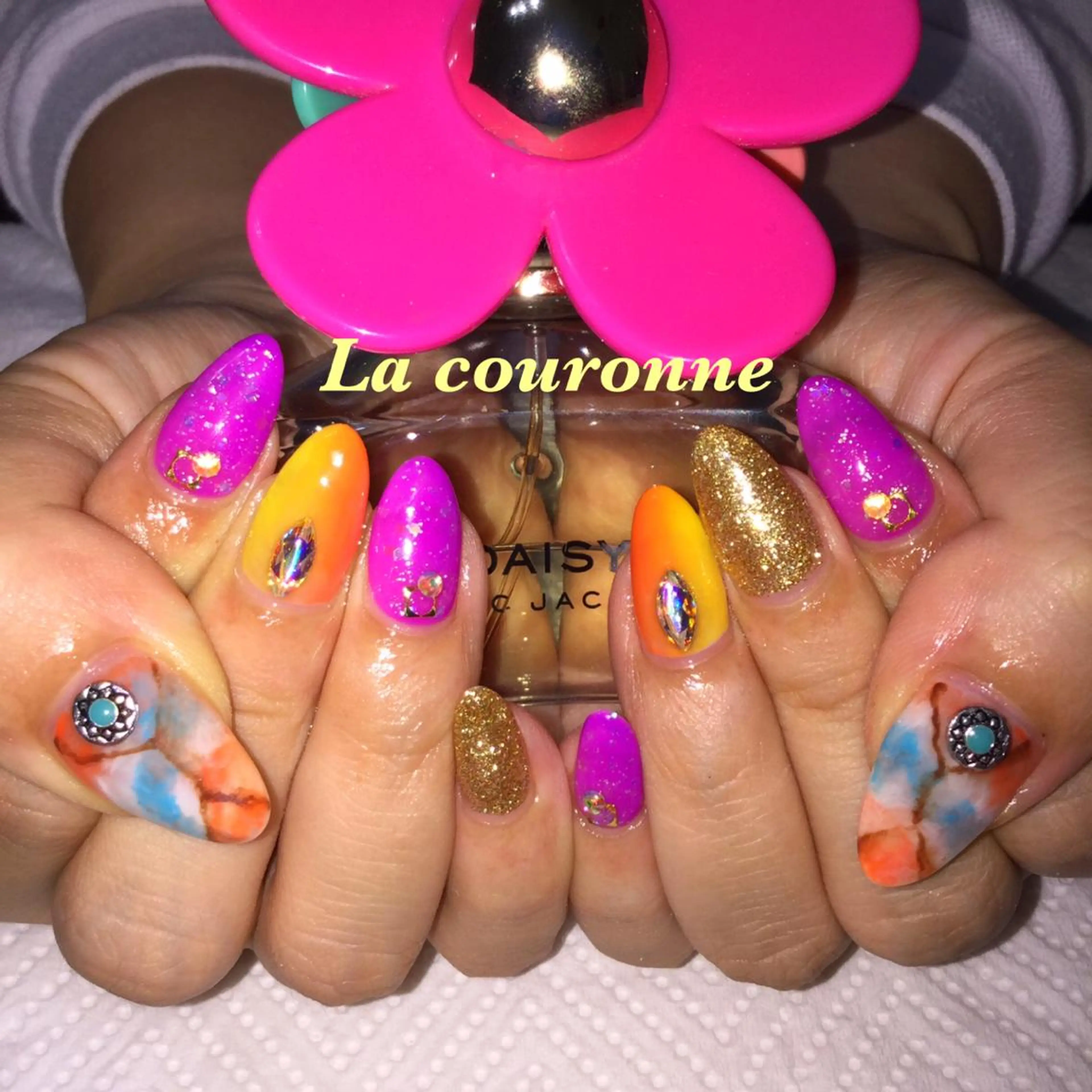 ネイル 持ち込み ハンドネイル Lacouronne NATSUMIのネイルデザイン