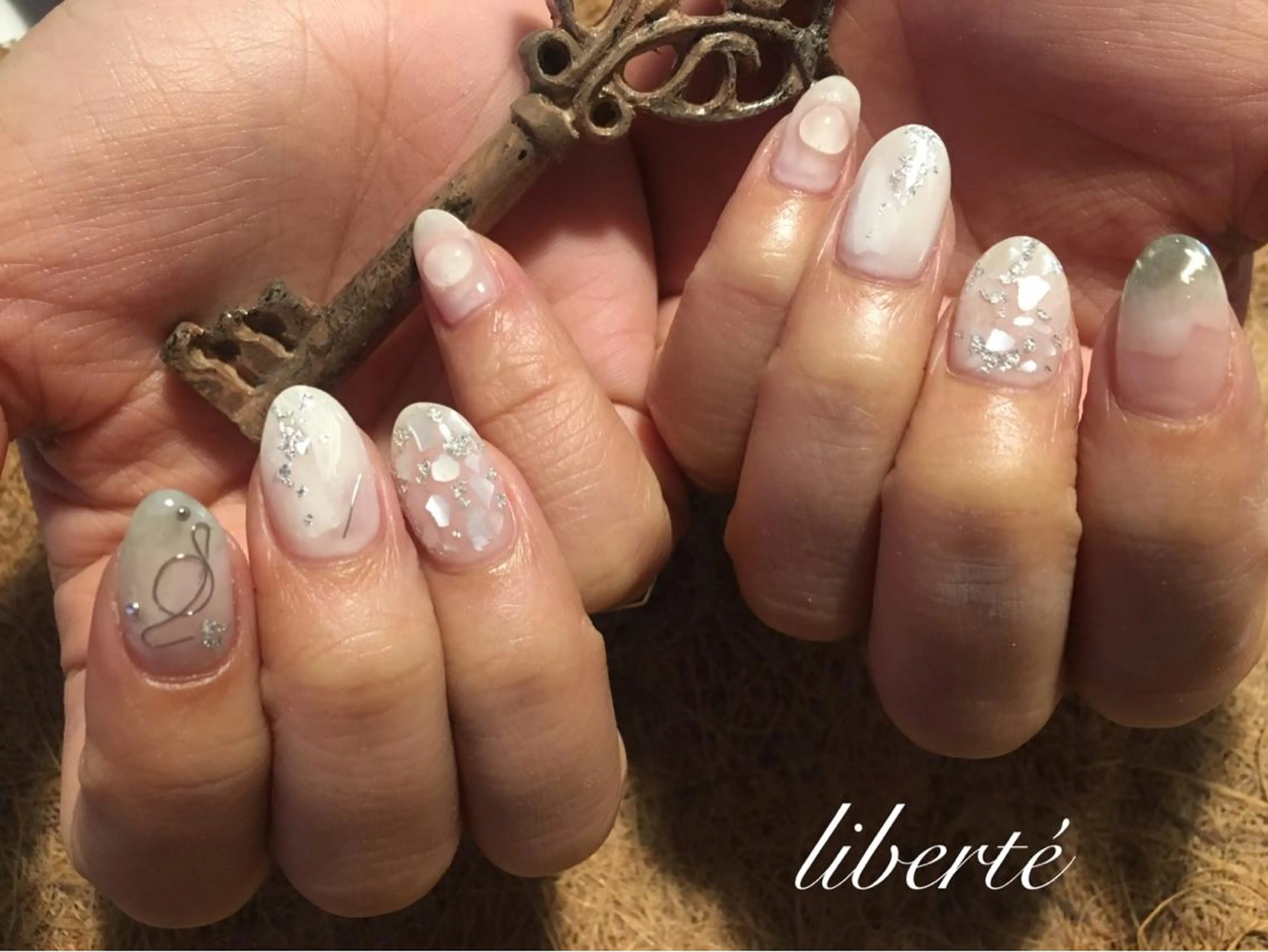 ネイル liberté (リベルテ)のネイルデザイン