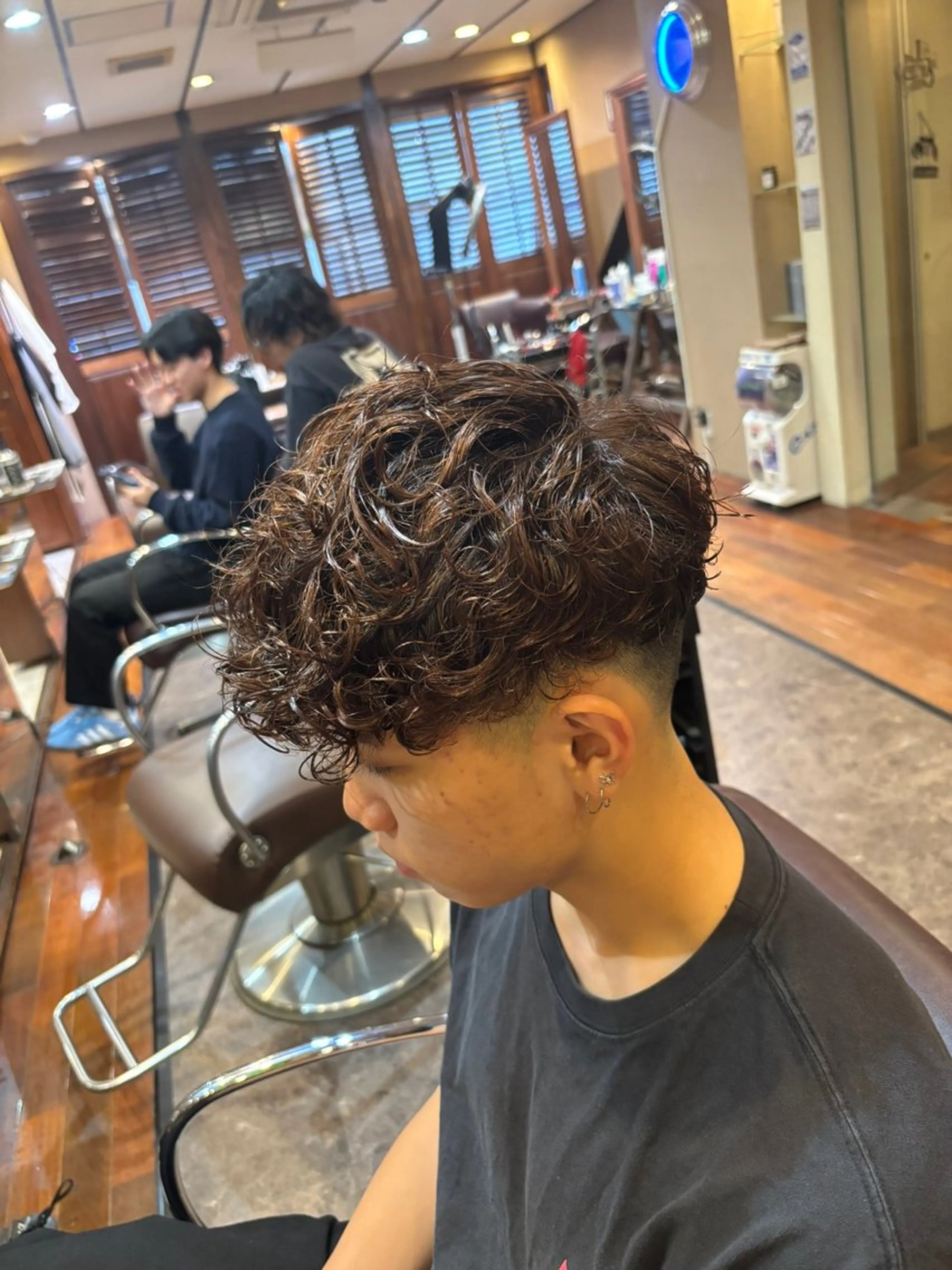 ミディアム パーマ メンズ スペインカール カット ヘアカラー 💈LGC💈 SANAのヘアスタイル