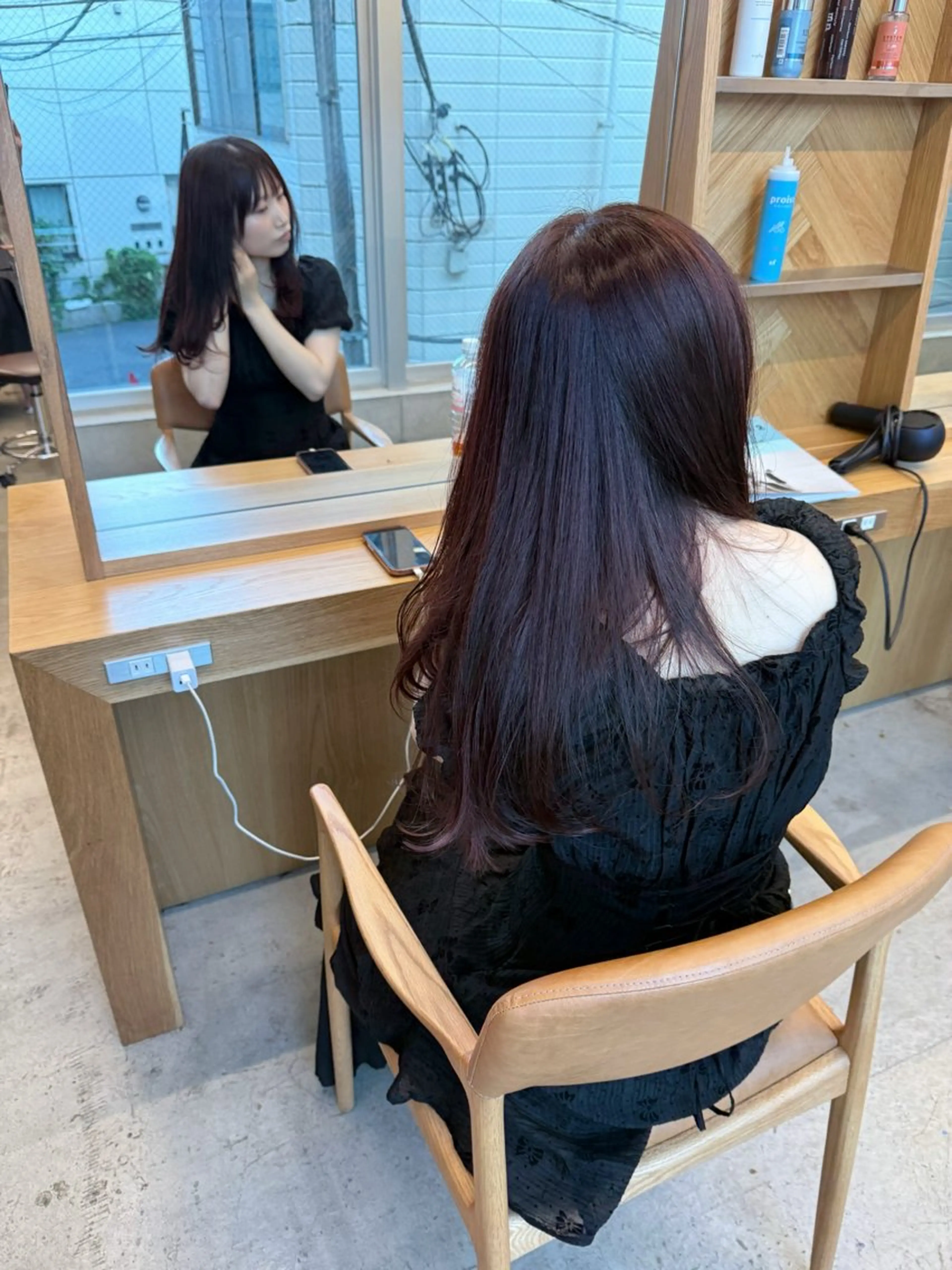 ロング カラー ロングレイヤー アッシュ ベージュカラー ブリーチ 透明感カラー カット ヘアカラー トリートメント 誰より丁寧なカット/ 小林輝/レイヤーのヘアスタイル