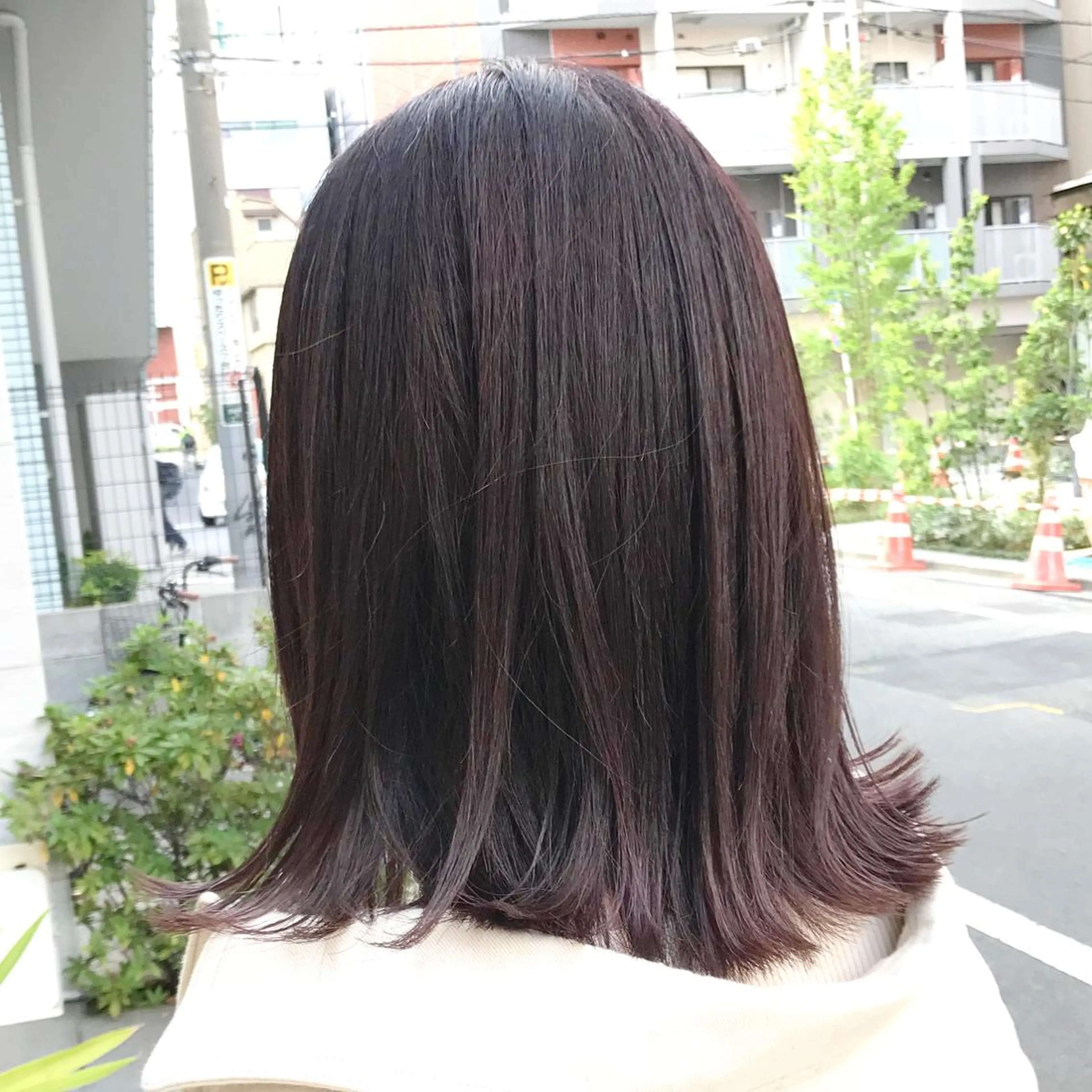 ミディアム カラー ブラウンカラー パープルカラー パープルブラウン 外ハネヘア カット ヘアカラー トリートメント ヘアセット ✂︎ウルフ・ショート ✂︎MIKUNIのヘアスタイル