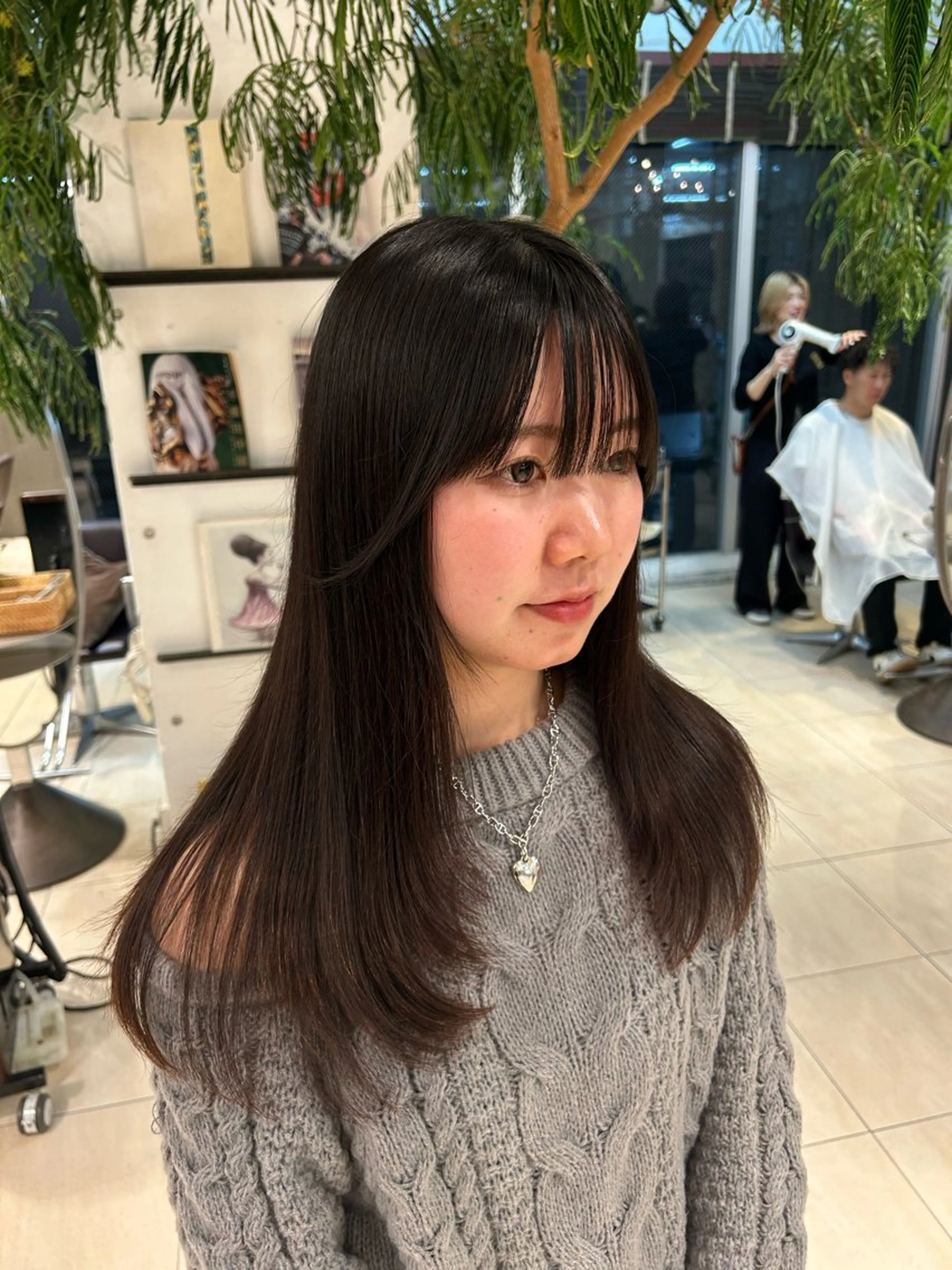 ロング レイヤーカット カット 土佐 彩純のヘアスタイル