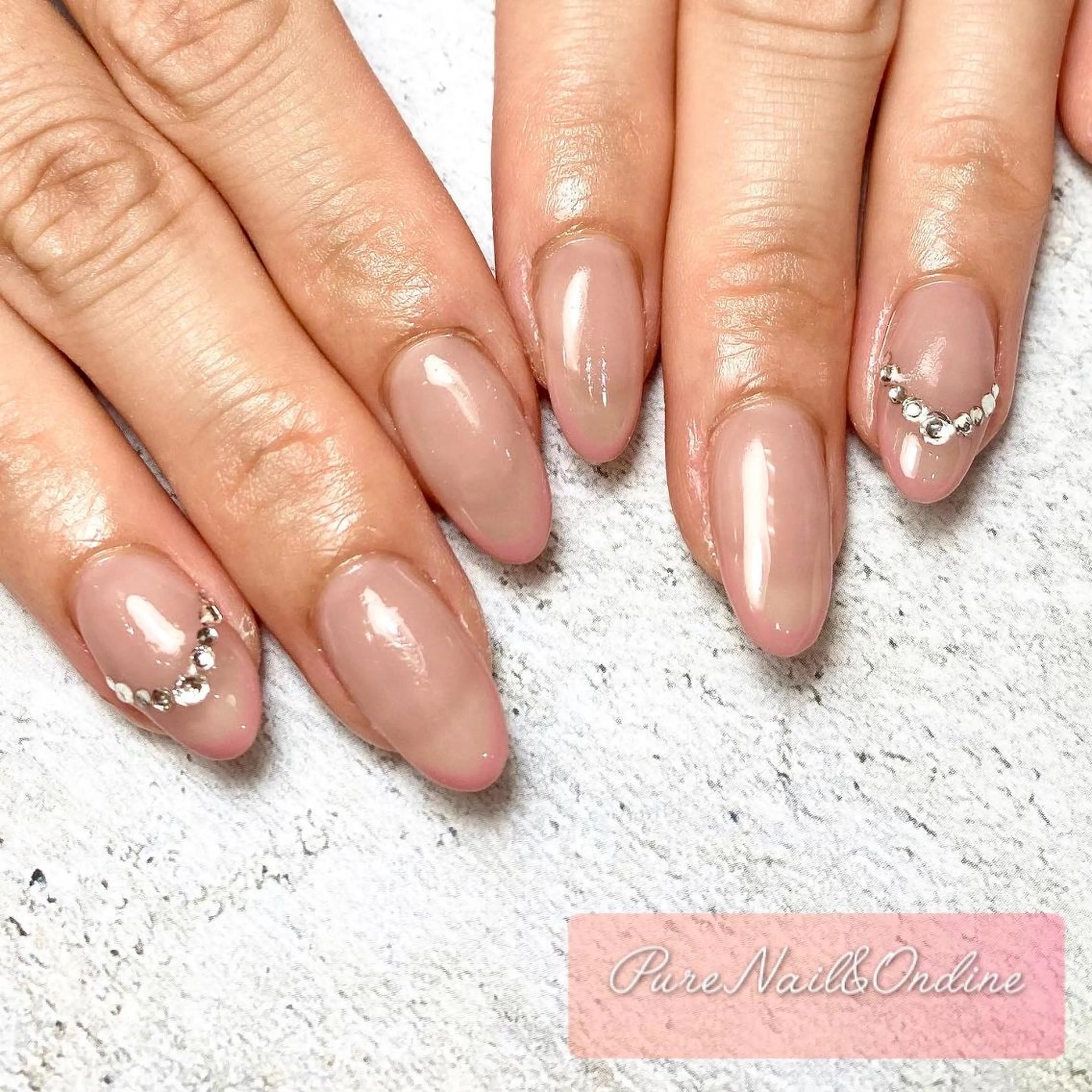 ネイル スカルプネイル ショートネイル ストーンネイル ピュアネイル& オンディーヌのネイルデザイン