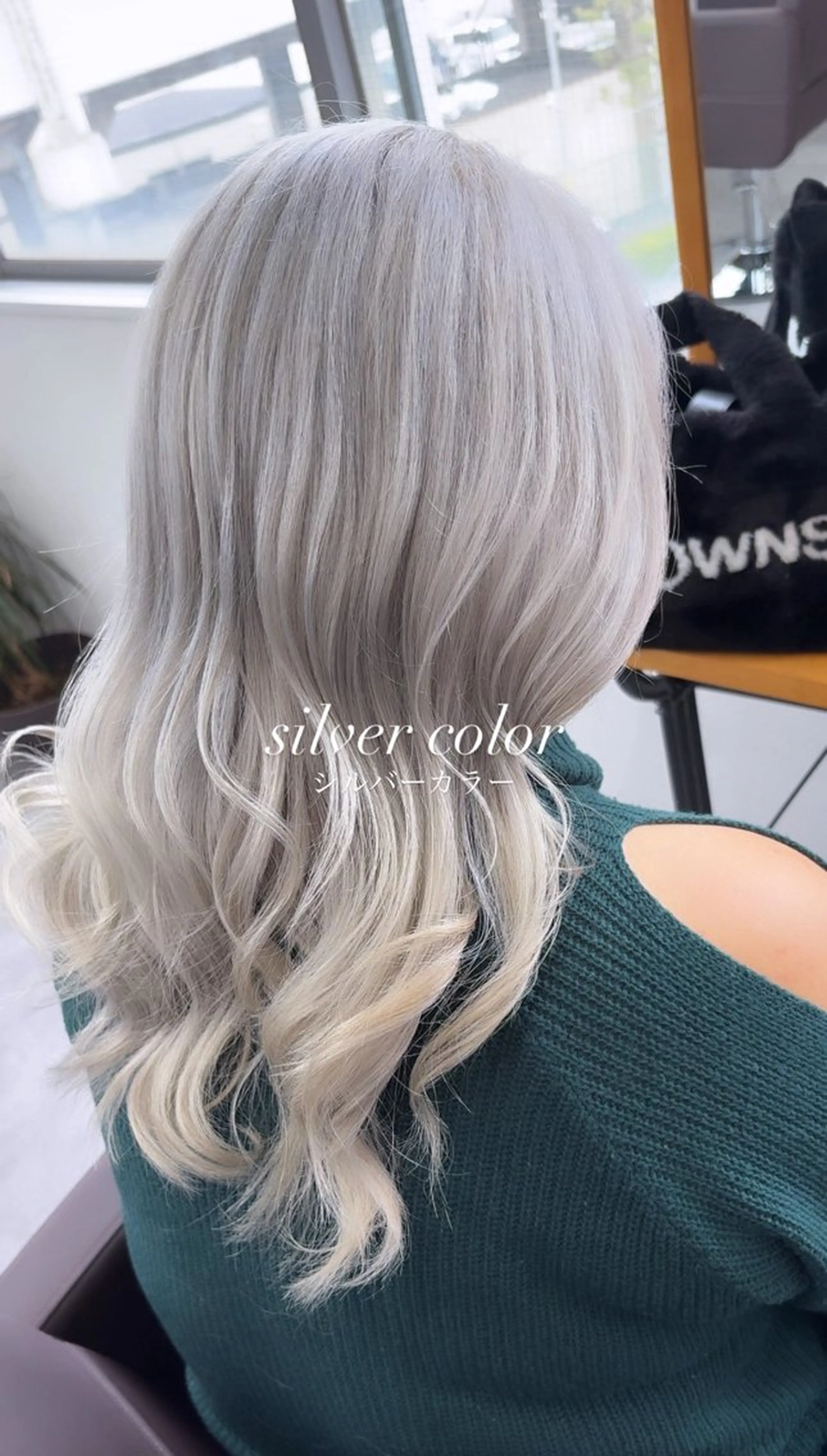 ロング カラー ブリーチ シルバー TORA【Li's /東大阪布施美容室】のヘアスタイル
