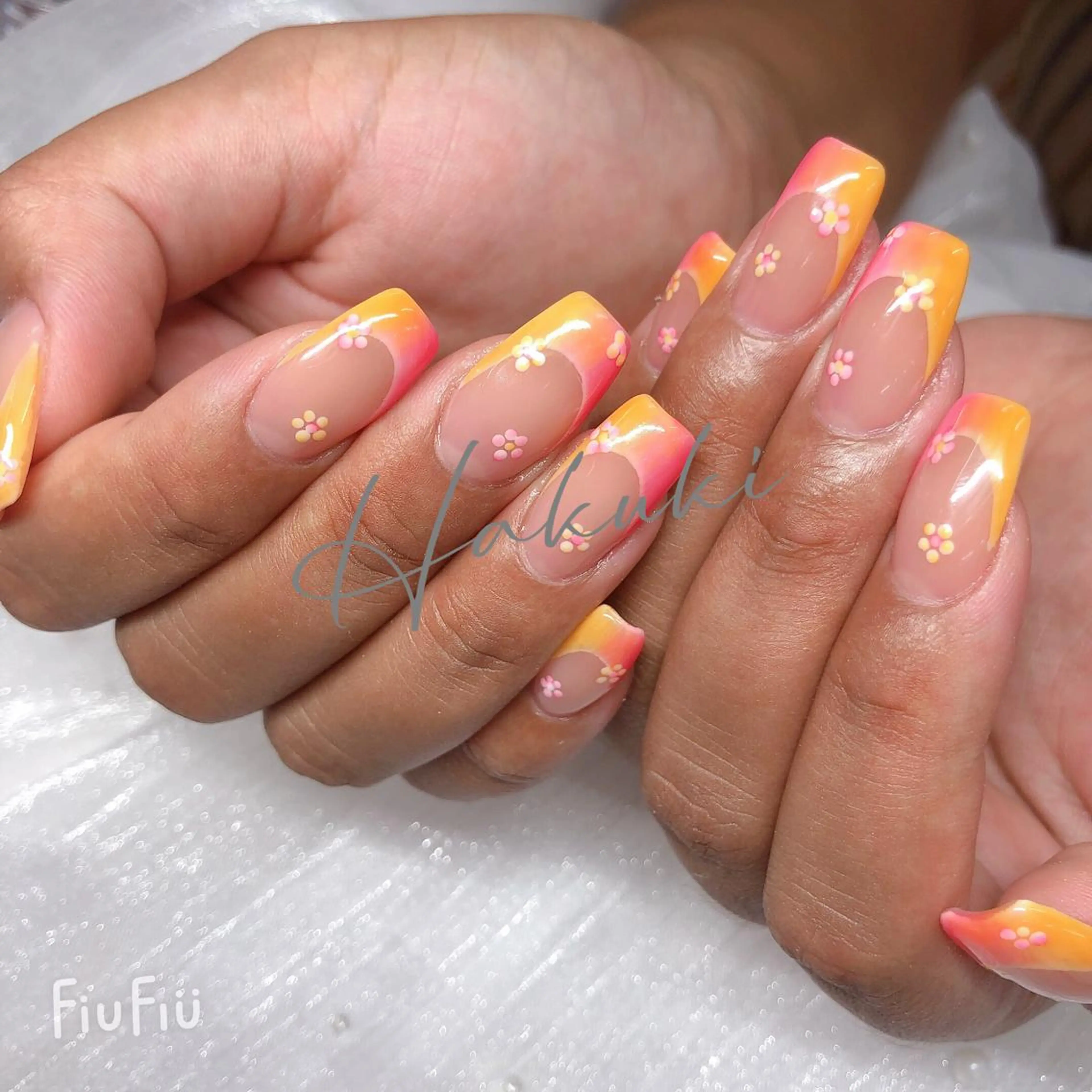 ネイル ハンドネイル ハンドケア ハク キのネイルデザイン