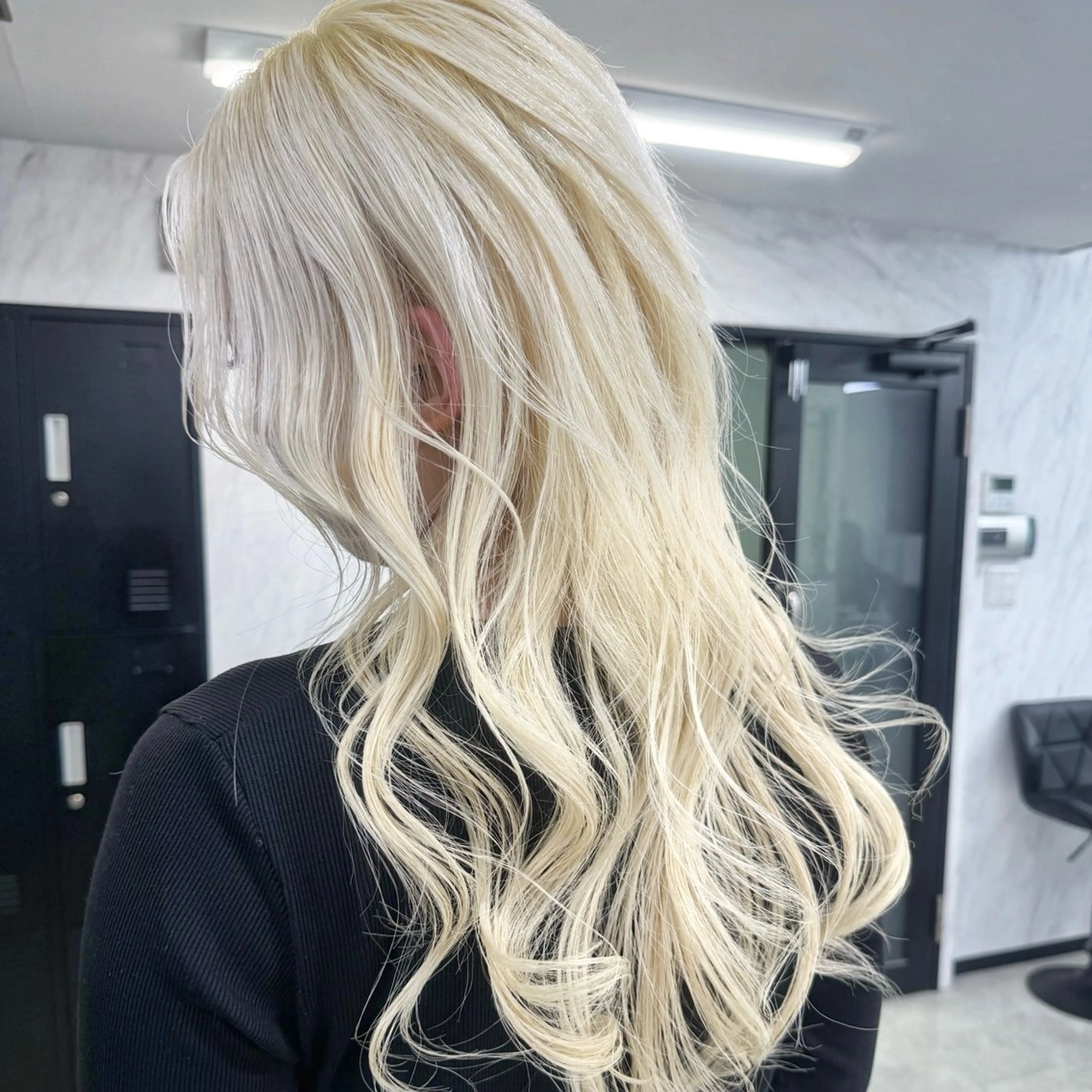 ロング カラー シールエクステ ハイトーンカラー エクステ ヘアカラー エクステ シールエクステ特化 ハイトーン、NANAのヘアスタイル